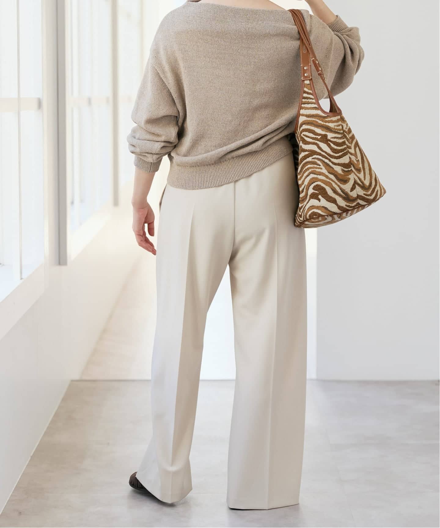 Spick and Span ドライギャバイージースラックスパンツ　ベージュ ドライギャバイージースラックスパンツ（スラックス）｜Spick & Span