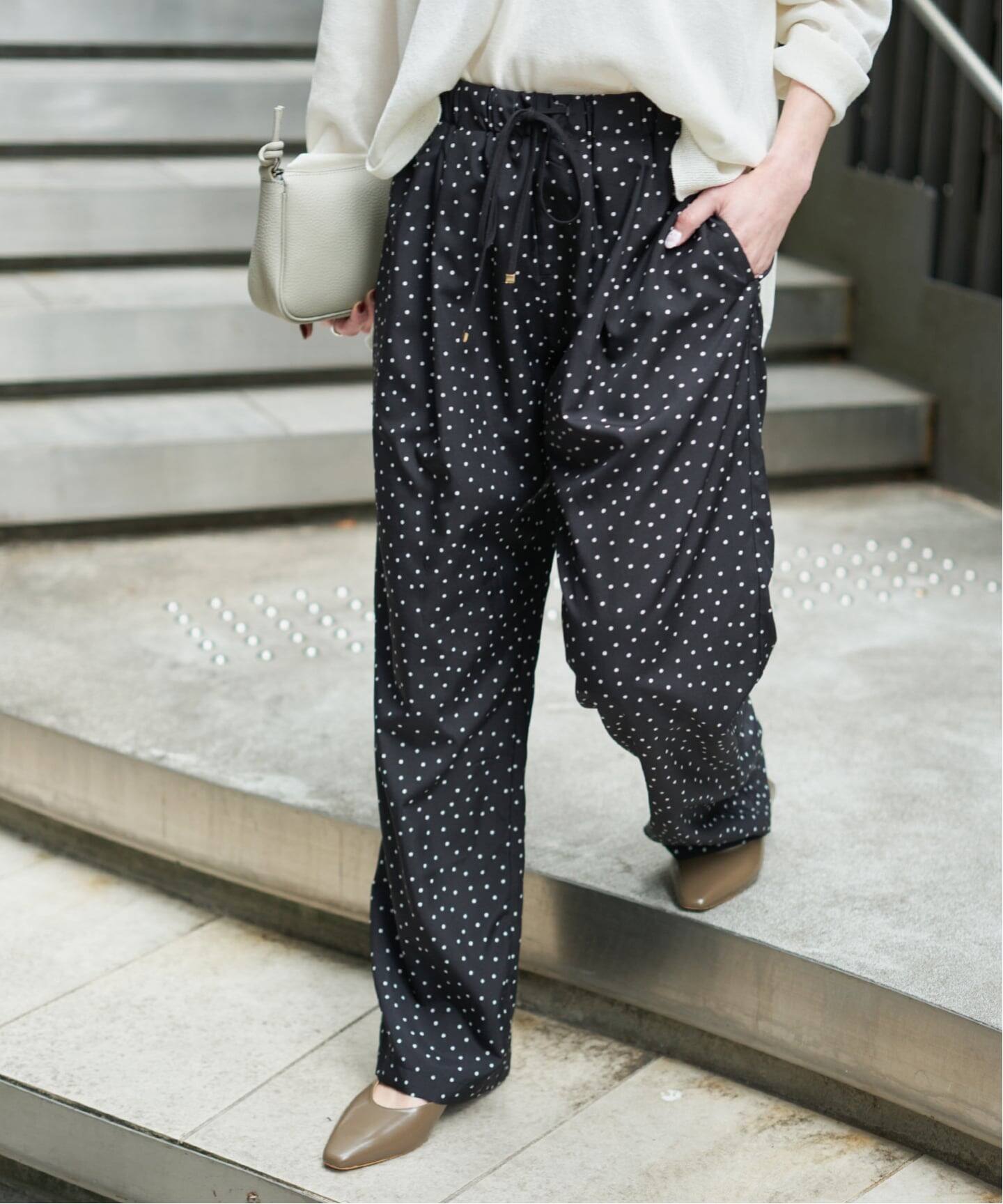 WEB限定 / 追加》ドットプリントイージーストレートパンツ（スラックス