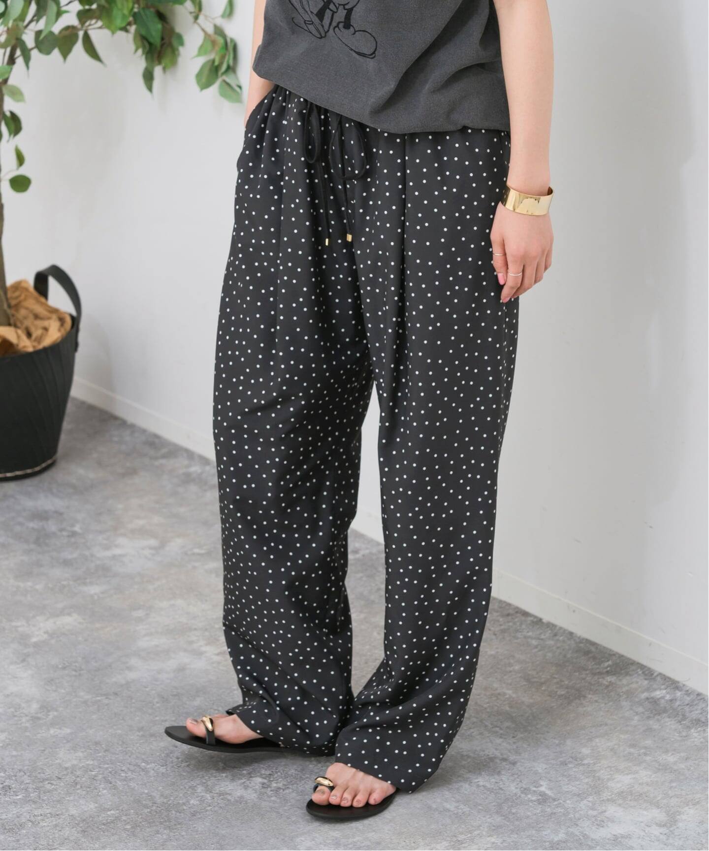 新品 spick and span ドットプリントイージーストレートパンツ WEB限定 / 追加》ドットプリントイージーストレートパンツ（スラックス