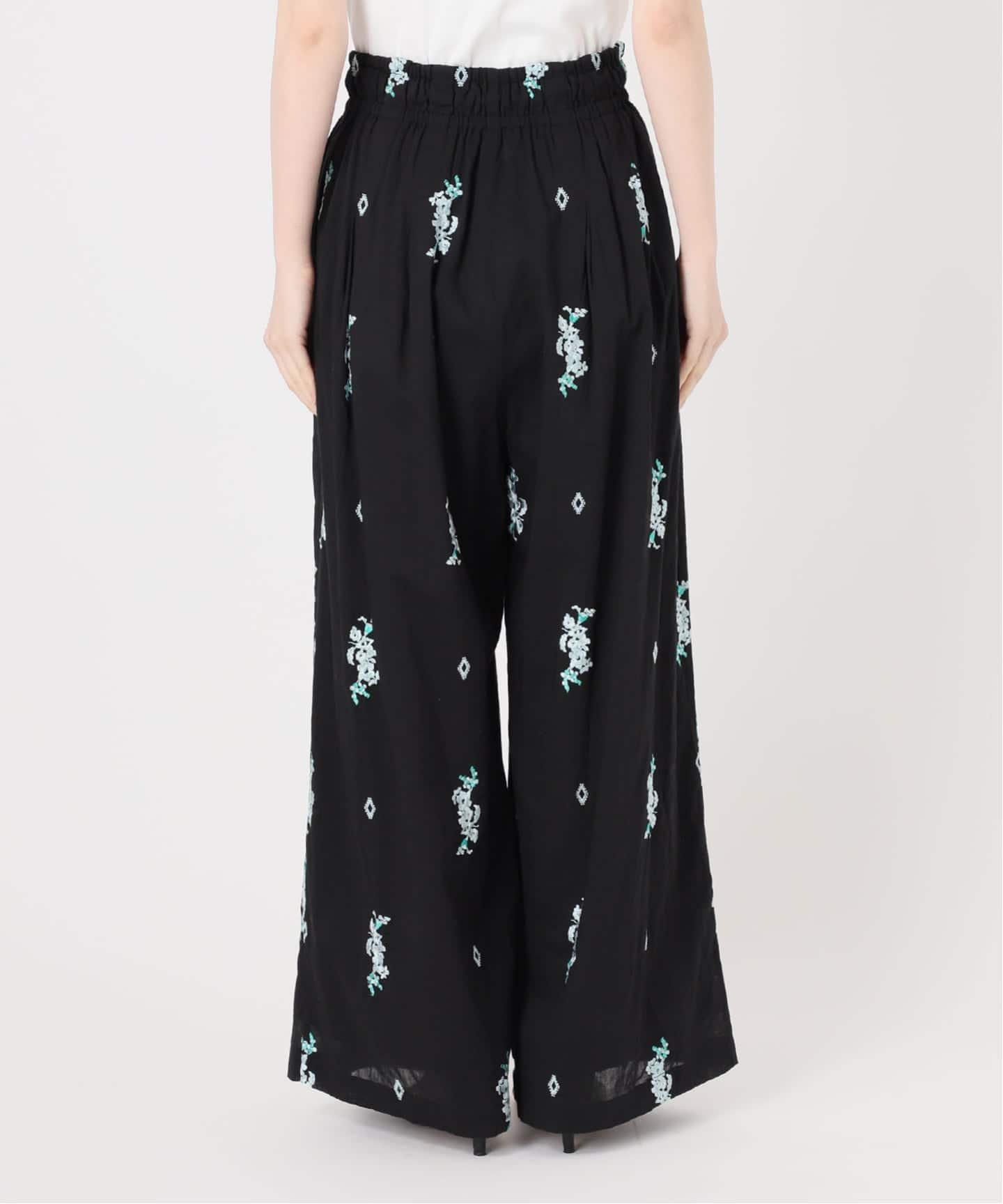 ne Quittez pas / ヌキテパ Cotton Voile Jasmine Embroidery Gath