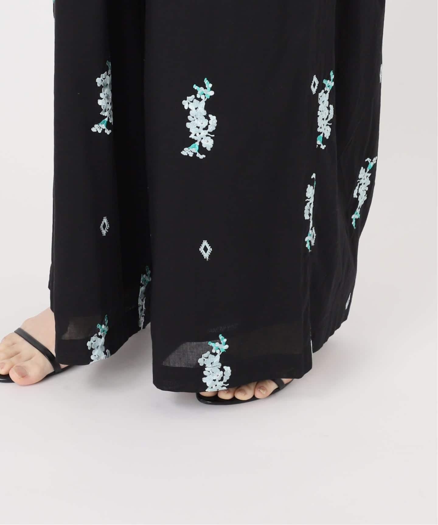ne Quittez pas / ヌキテパ Cotton Voile Jasmine Embroidery Gath