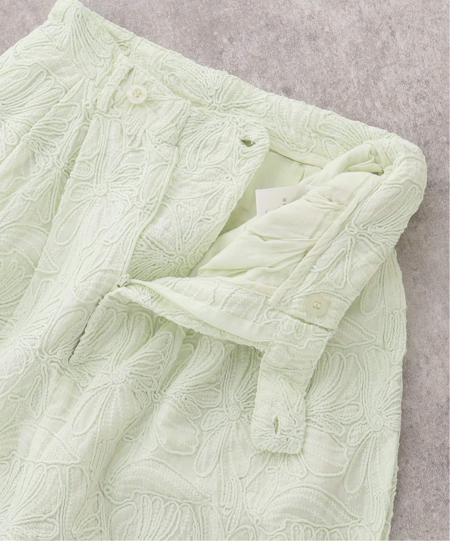 一部店舗+WEB限定》SEEALL / シーオール TWISTED TUCK PANTS WITH