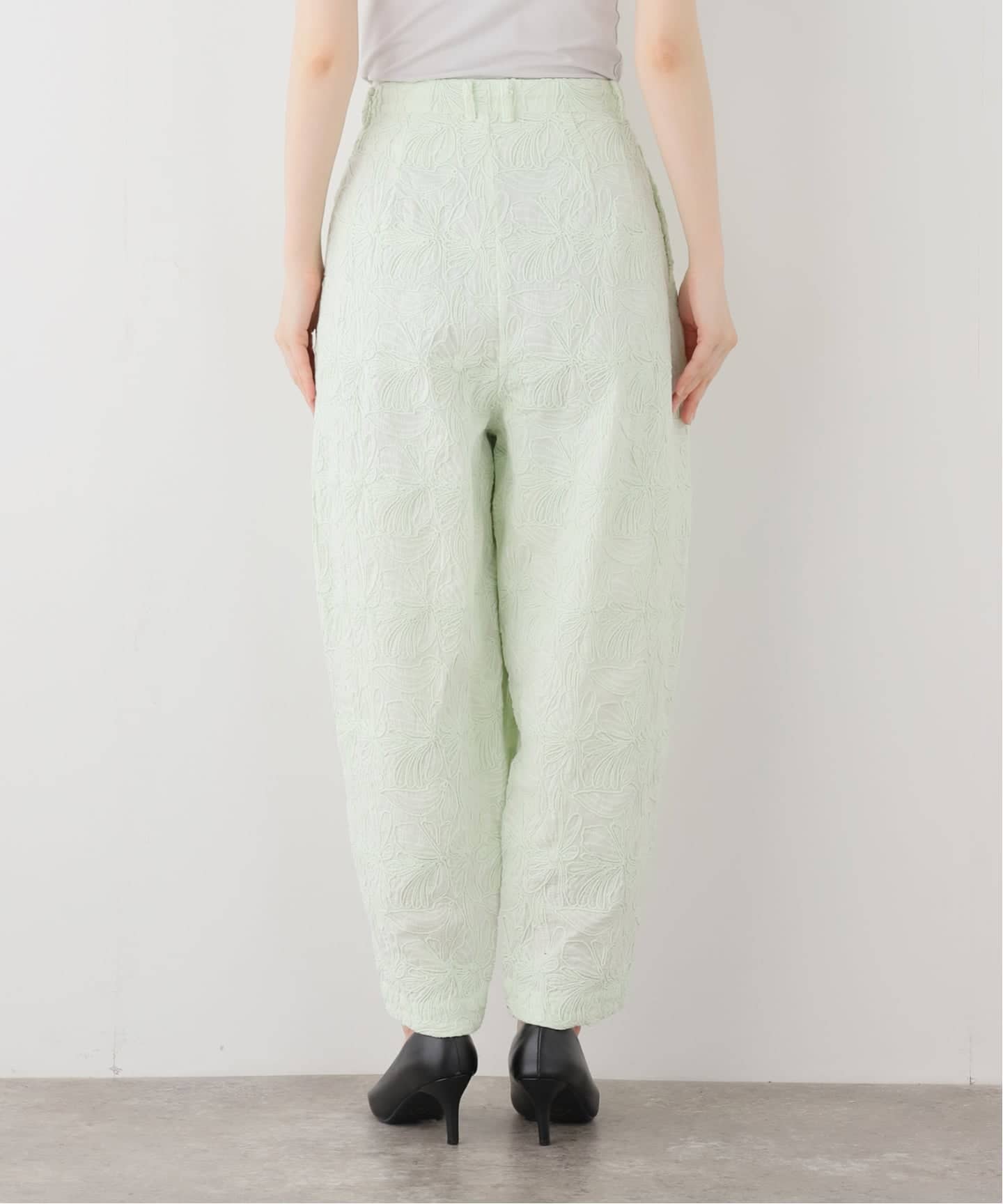 一部店舗+WEB限定》SEEALL / シーオール TWISTED TUCK PANTS WITH