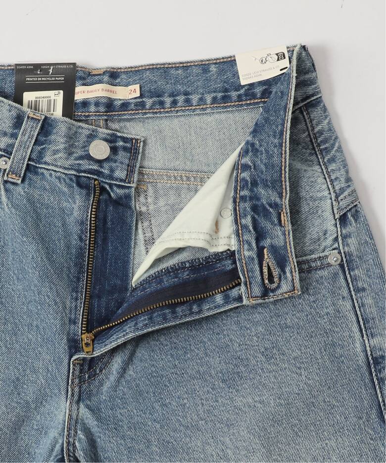 新品 LEVI