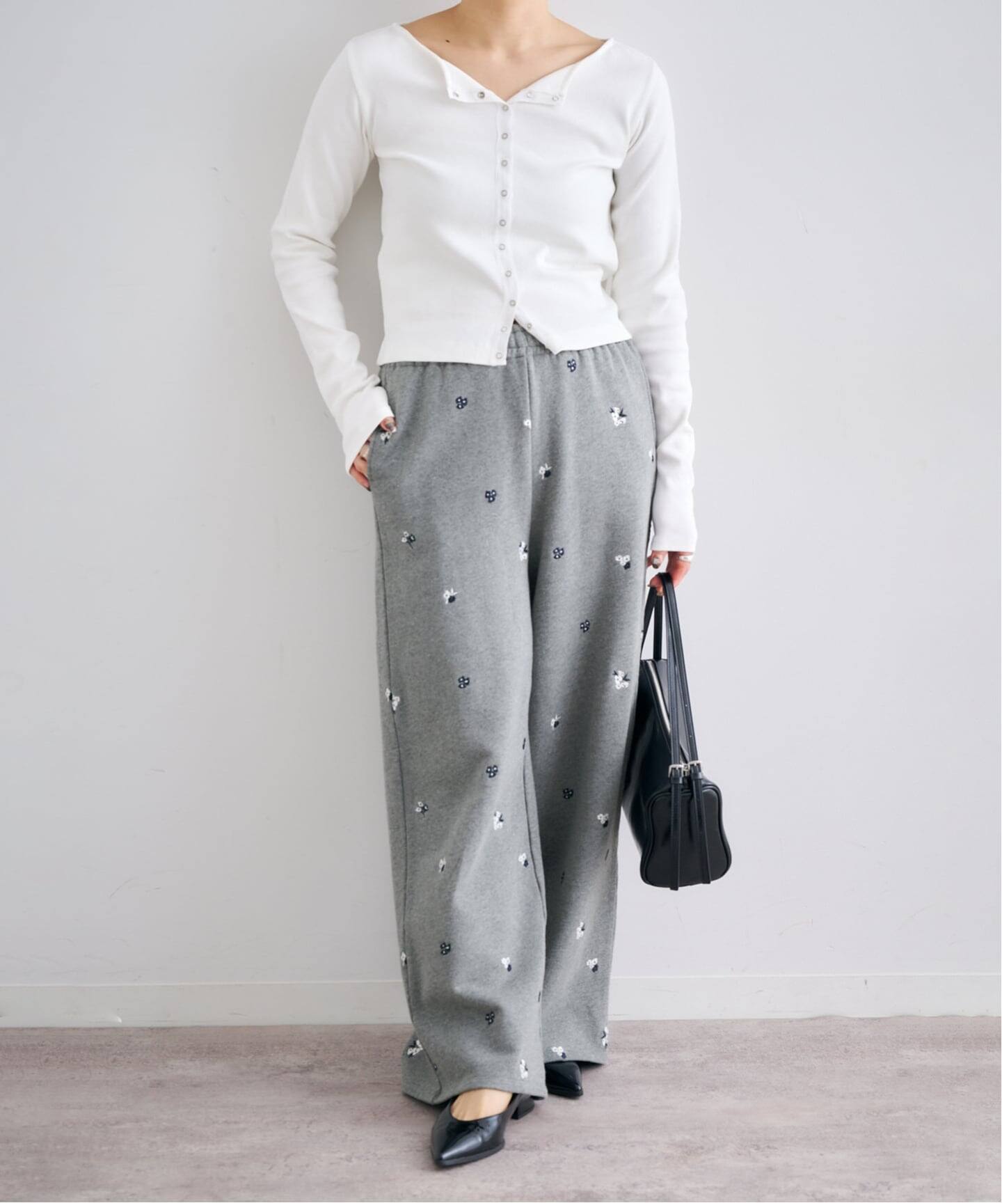 ルーズストレート刺繍スウェットパンツ（スウェットパンツ）｜UBY