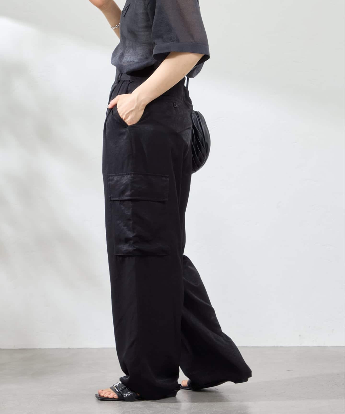 予約》フェードサテンカーゴスラックス（カーゴパンツ）｜U by