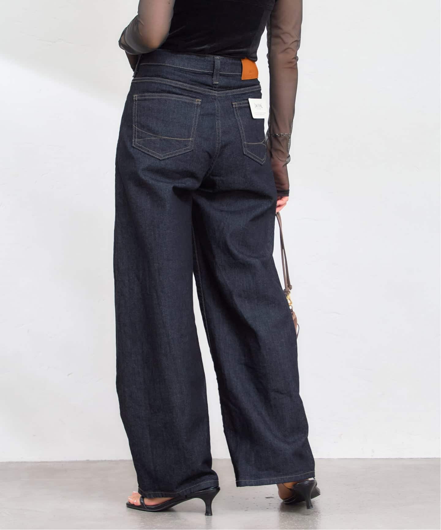 追加》SOMETHING / サムシング HANA CURVE TAPERED 2（デニムパンツ