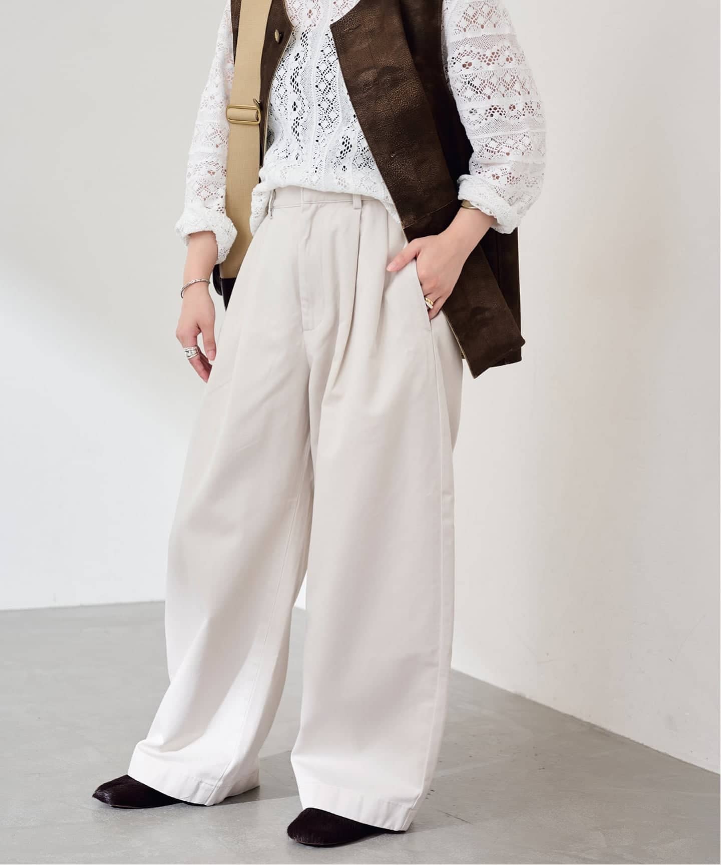 SLOUCHY LIGHT CHINO パンツ（チノパンツ）｜FRAMeWORK（フレーム