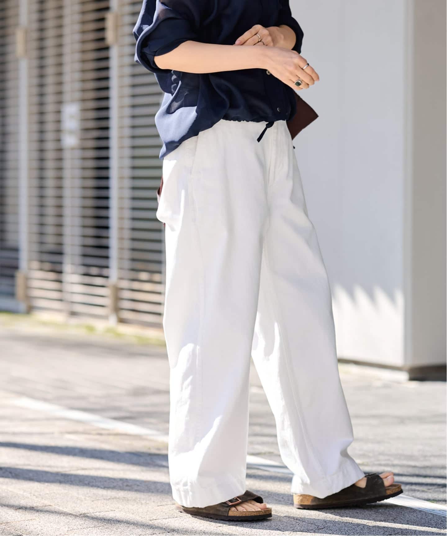 ≪一部カラーWEB限定 / 追加予約≫OVER SIZED CHINO パンツ 2