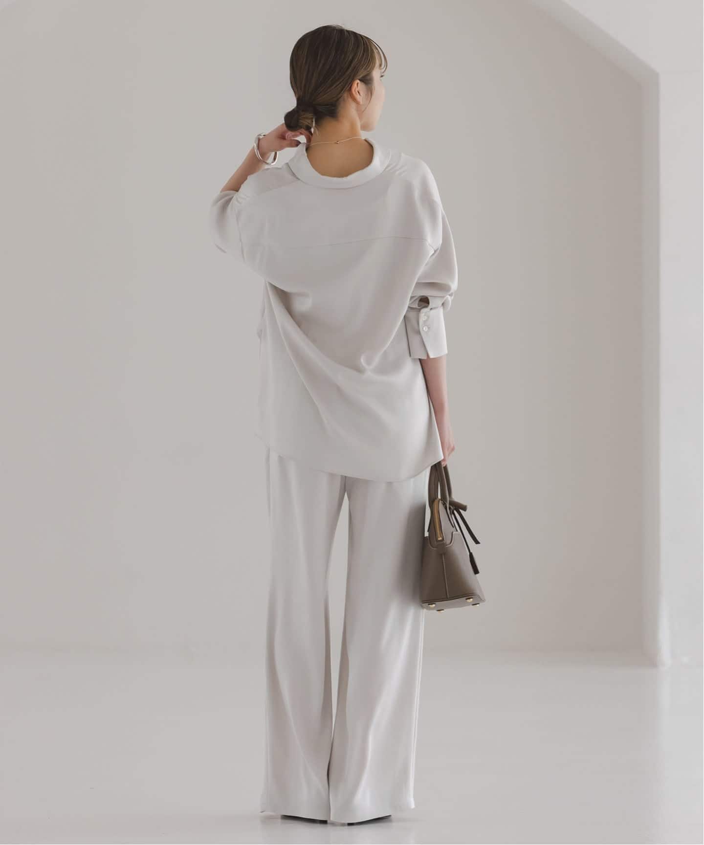 セットアップ対応》ルナサテンナローフレアタックパンツ（スラックス