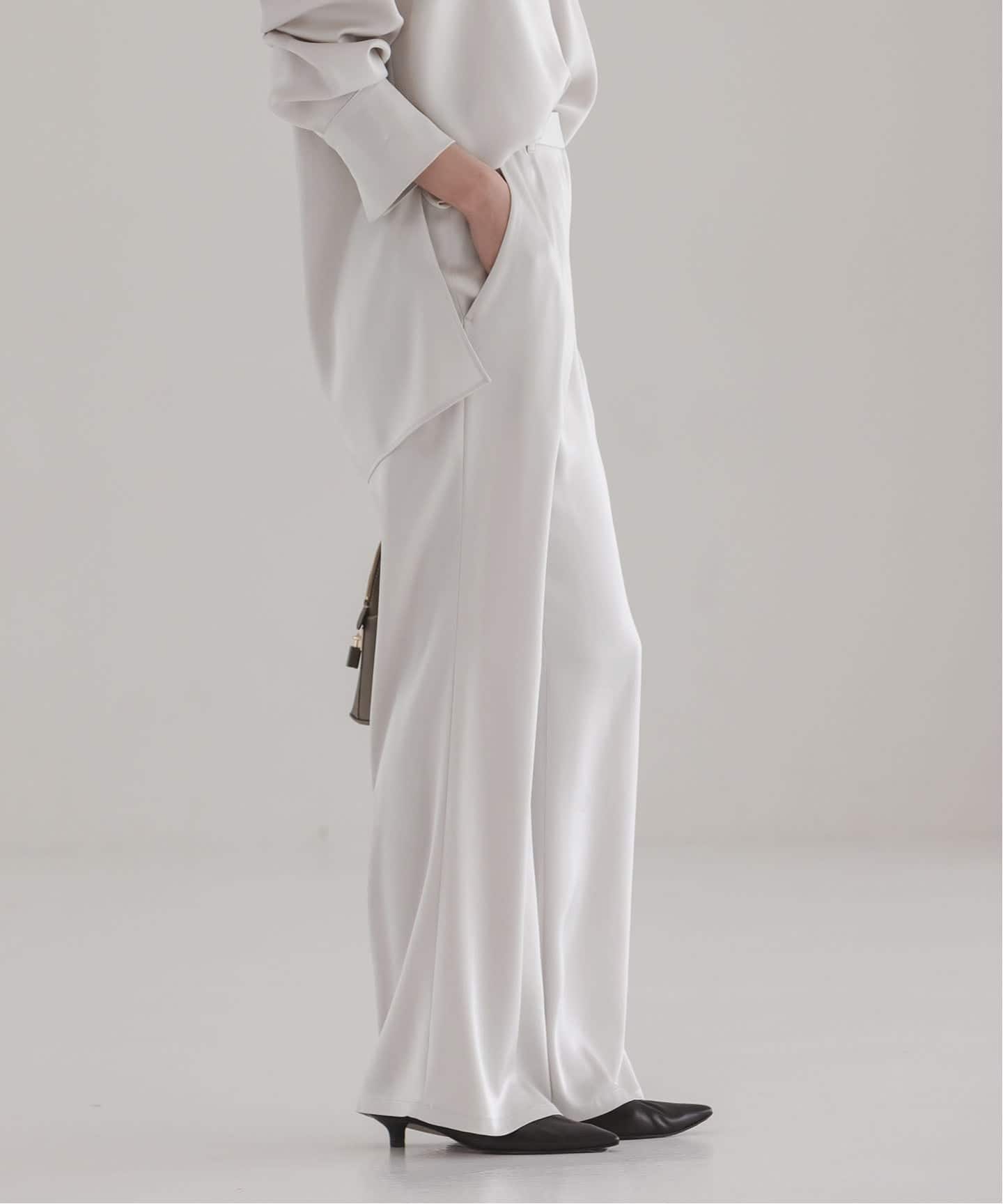 セットアップ対応》ルナサテンナローフレアタックパンツ（スラックス