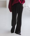 《26SS先行予約》ルナサテンナローフレアタックパンツ