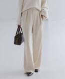 《26SS先行予約》ルナサテンナローフレアタックパンツ