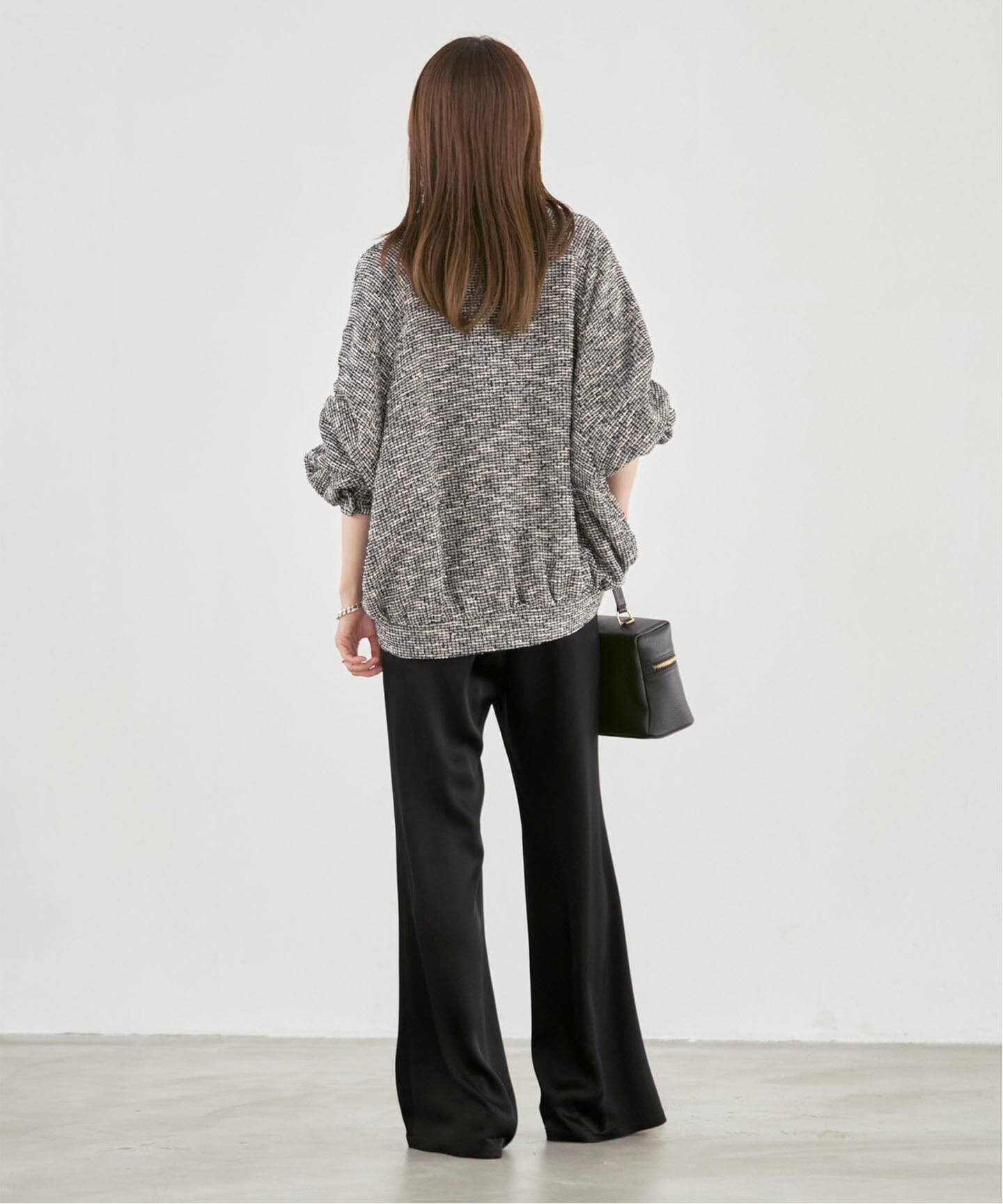 予約・新色》ルナサテンナローフレアタックパンツ（スラックス