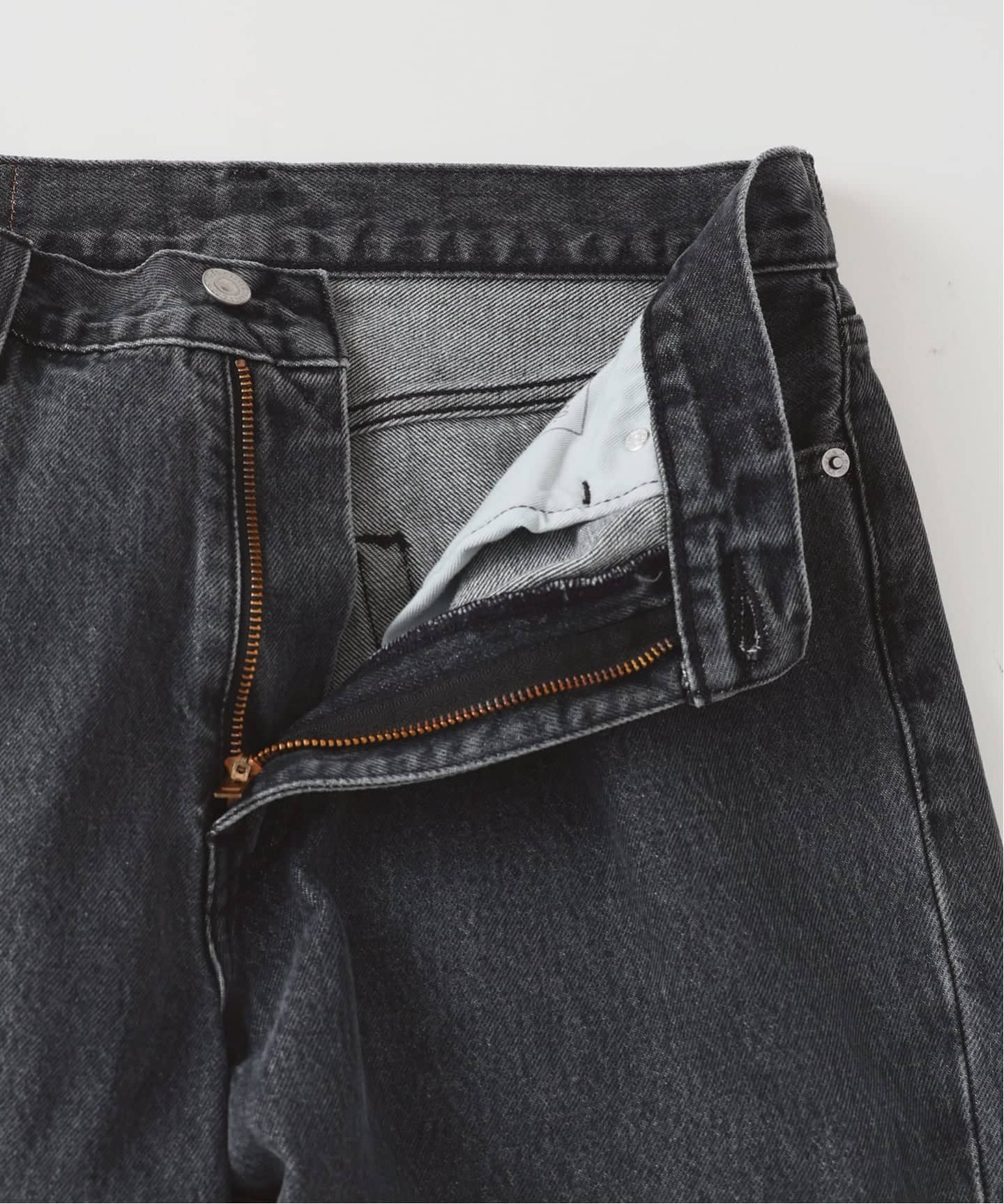 Levi's(リーバイス) 別注 Baggy Wide Leg デニムパンツ ASH BLACK（L28