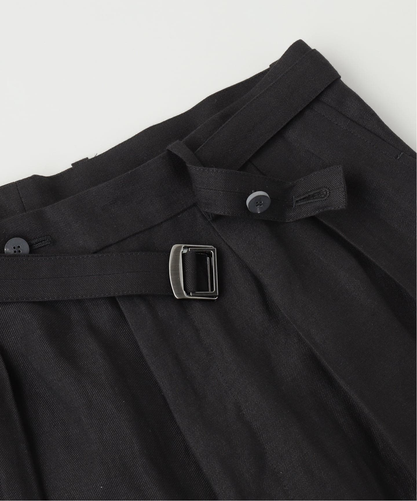 m's braque (エムズ ブラック) BELTED TACK BAGGY PANTS（その他パンツ