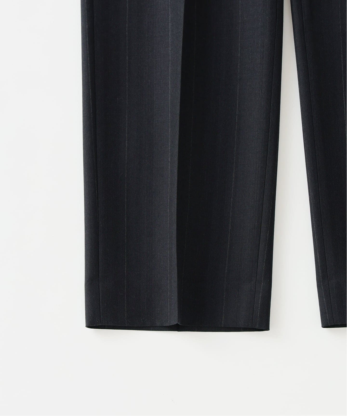 AURALEE (オーラリー) BLUEFACED WOOL TWO-TUCK SLACKS（スラックス