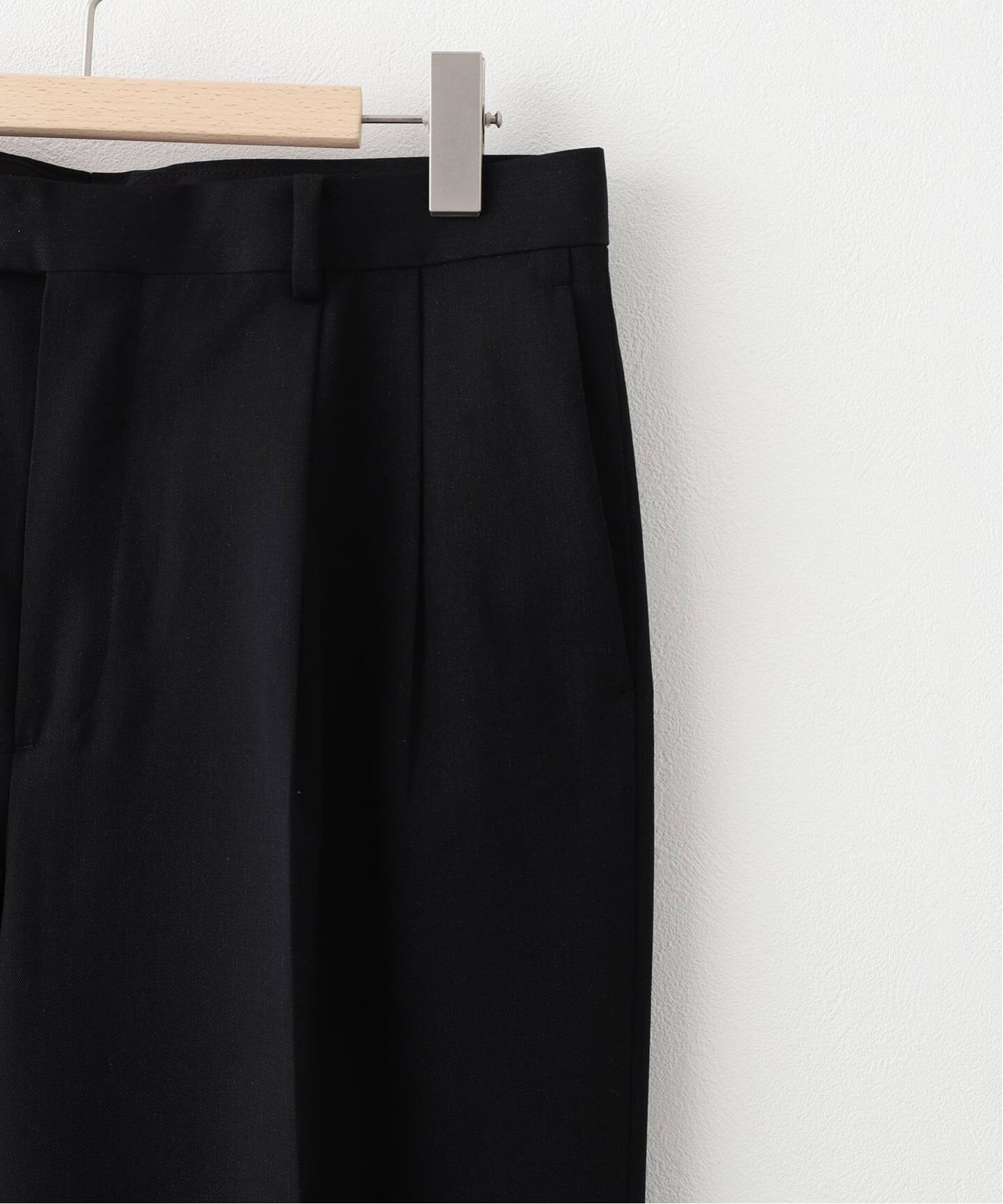 AURALEE (オーラリー) LIGHT WOOL MAX GABARDINE TWO-TUCK SLACKS