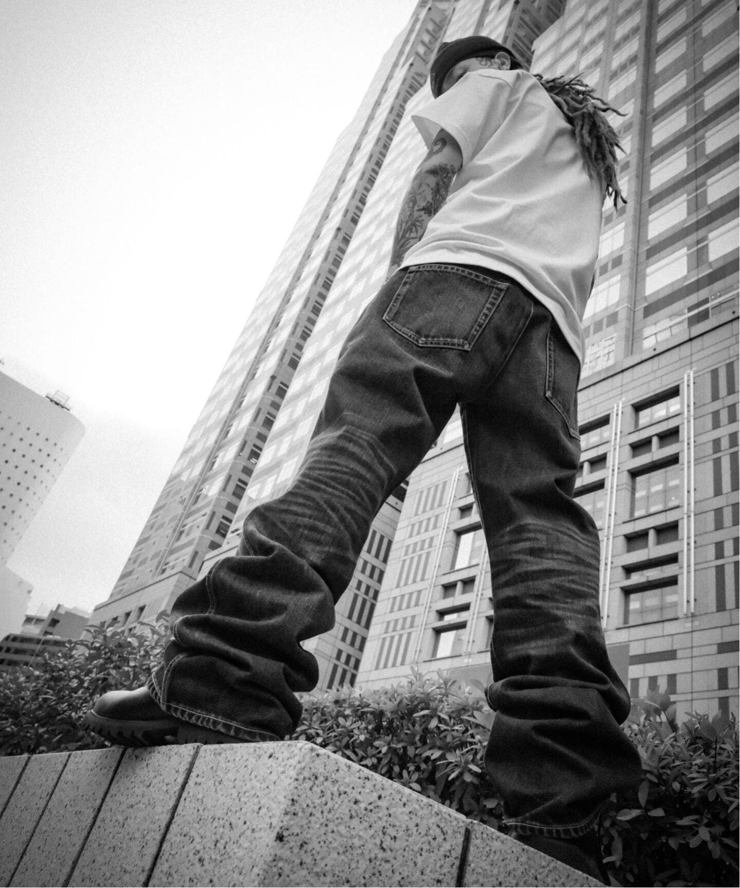 VALLAD / バラッド BLUE AUTHENTIC FLARE DENIM（デニムパンツ