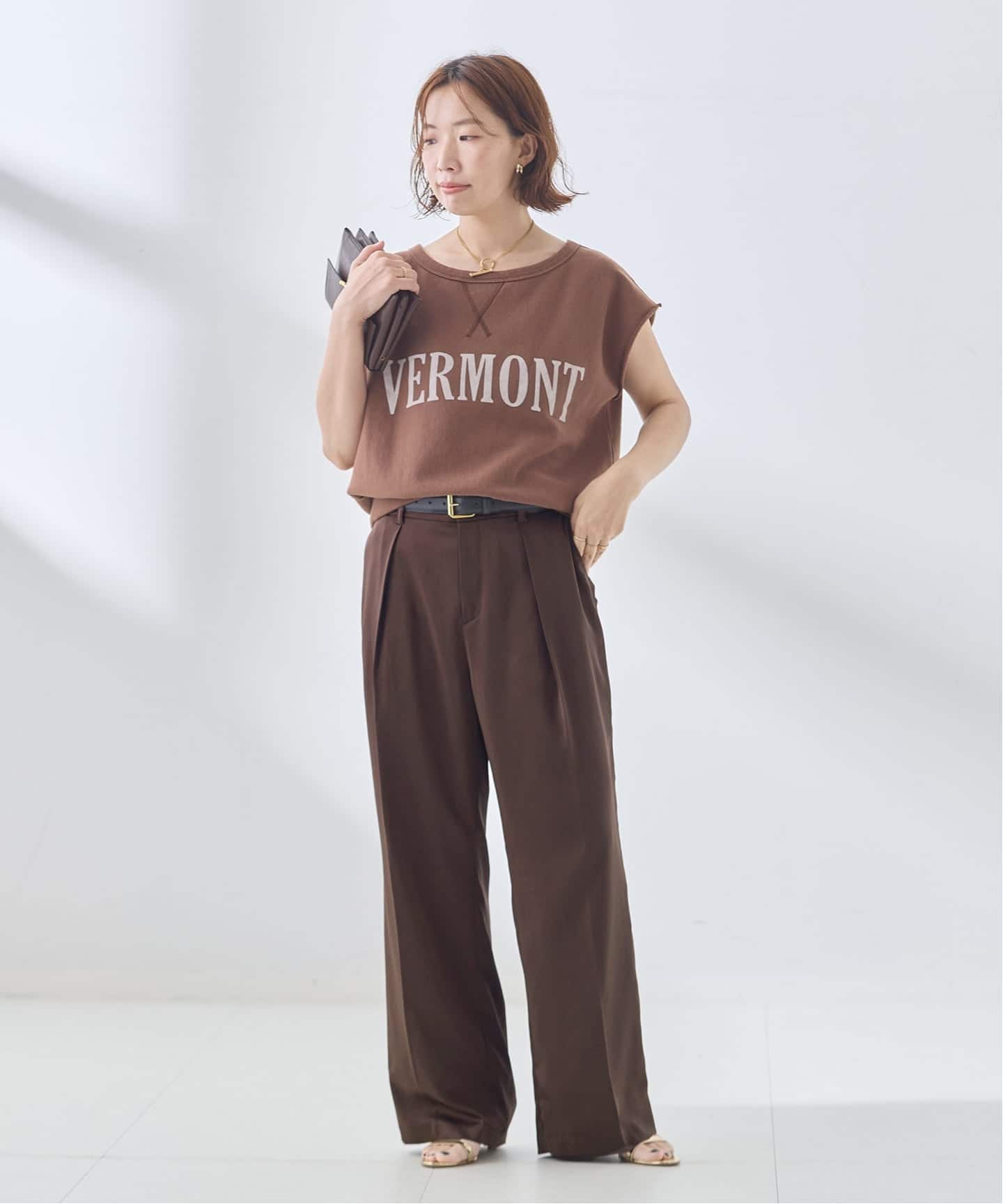 【未使用タグ付き】SEEALL 4タックパンツ　ブラウン サテンタックパンツ（スラックス）｜JOURNAL STANDARD L'ESSAGE