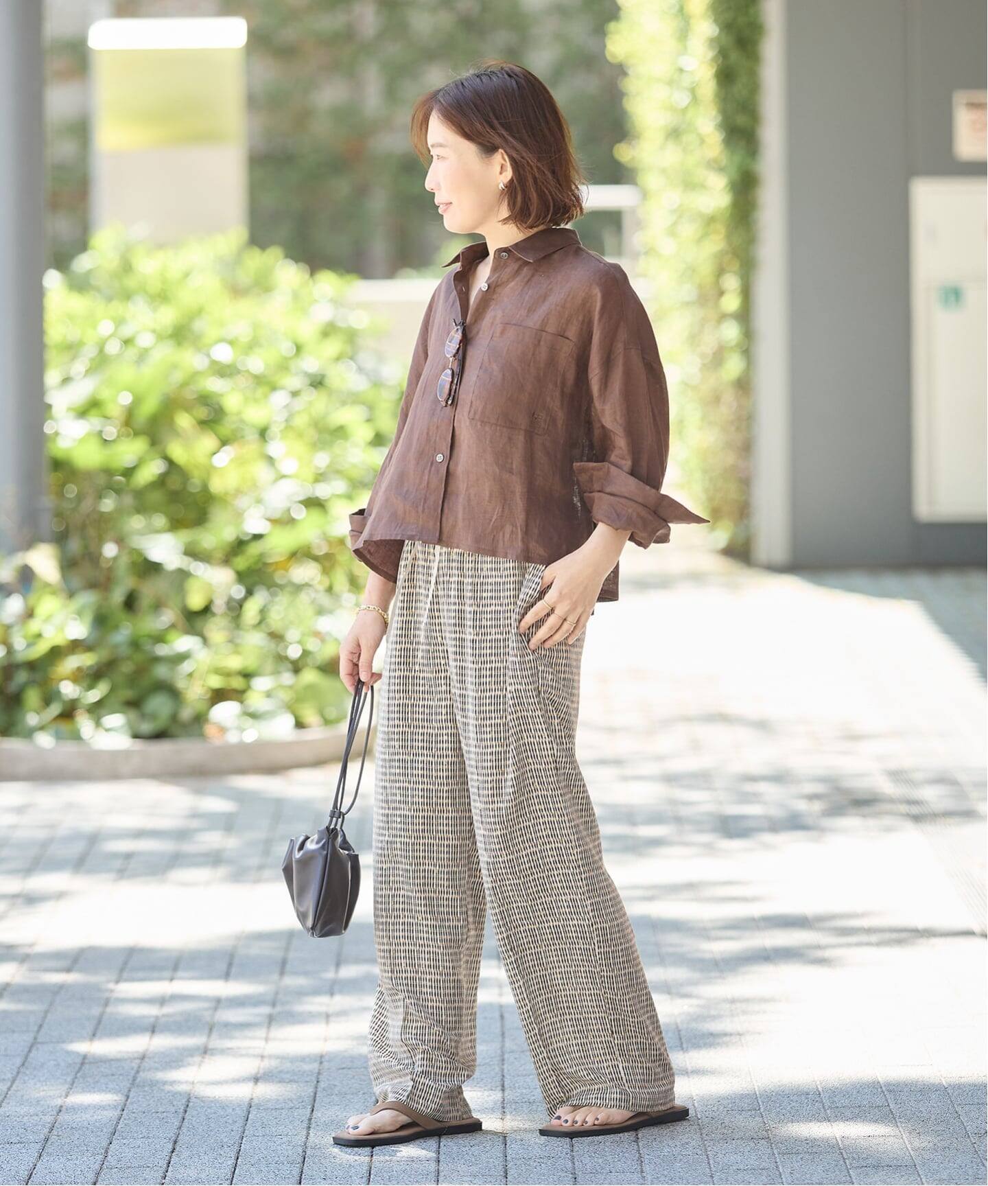 【新品】タイパンツ　二枚重ね　ハス柄　シアーコットン　男女兼用　ブラウン 追加》DEVEAUX GOLDラメモノトーンイージーパンツ（その他パンツ