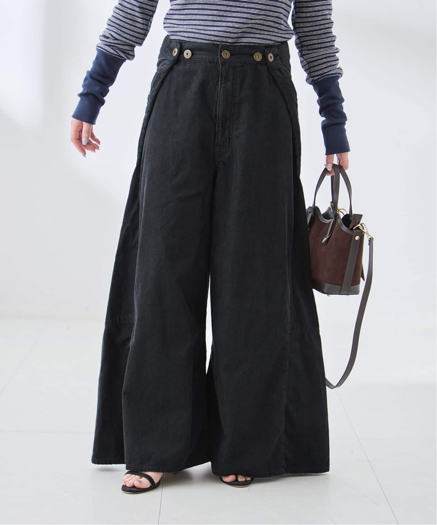 予約》Uhr/ウーア Wide Corduroy Pants パンツ（その他パンツ