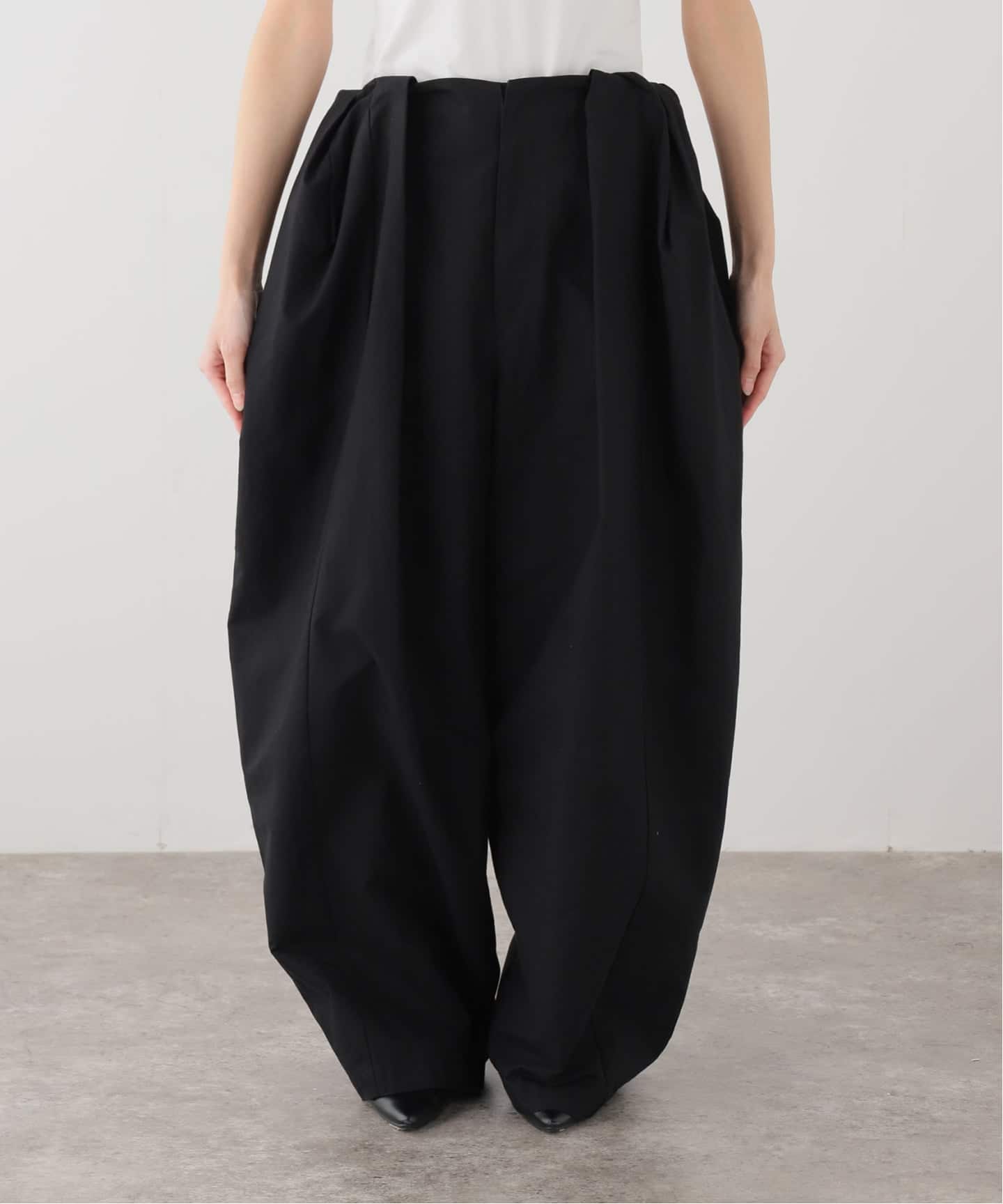 TOGA PULLA/トーガプルラ】Cotton OX wide pants：パンツ