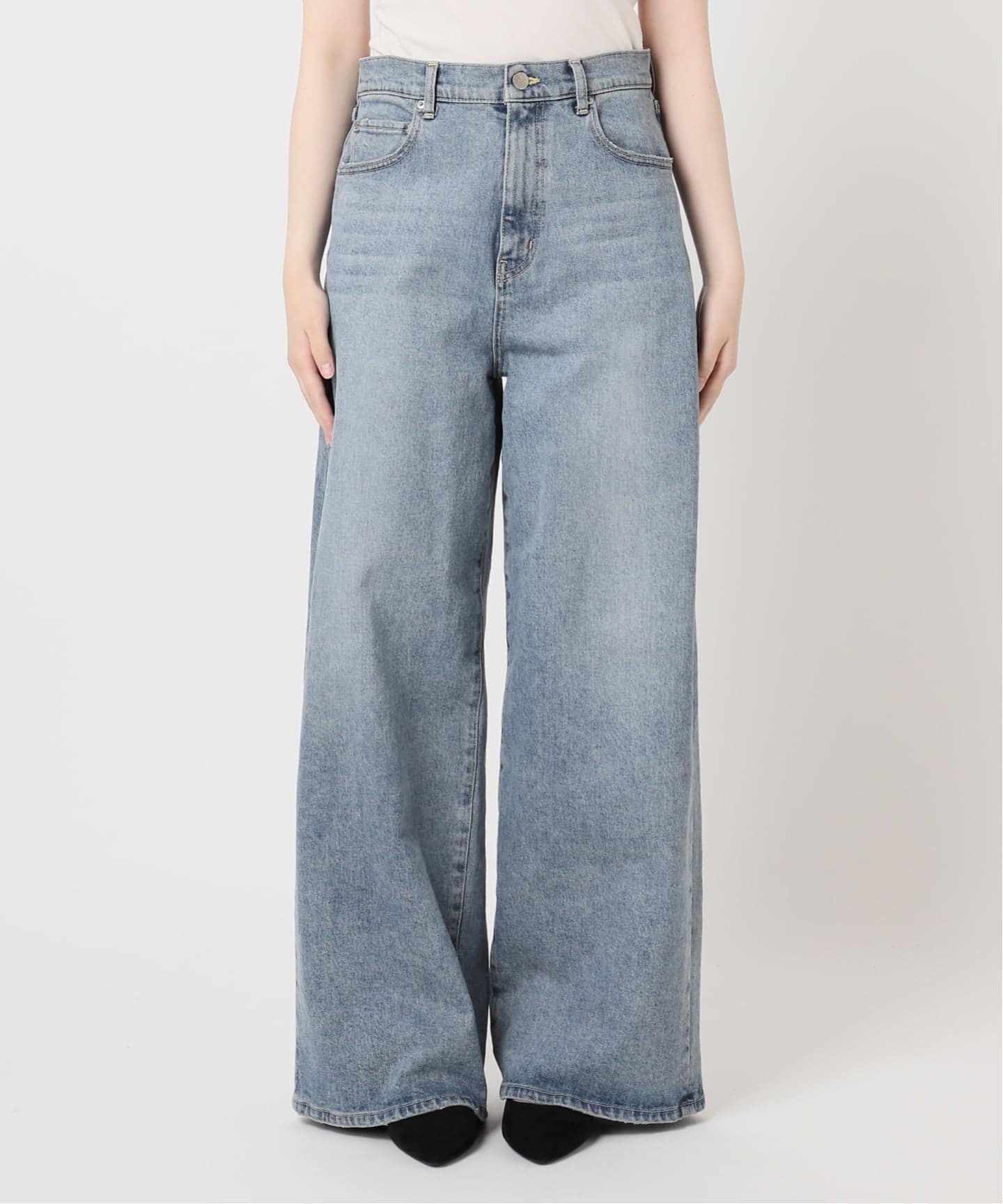 美品THENEWHOUSE ザニューハウス TNHWORKJEAN デニム26 予約》THE NEWHOUSE/ザ ニューハウス MILTON JEAN デニムパンツ