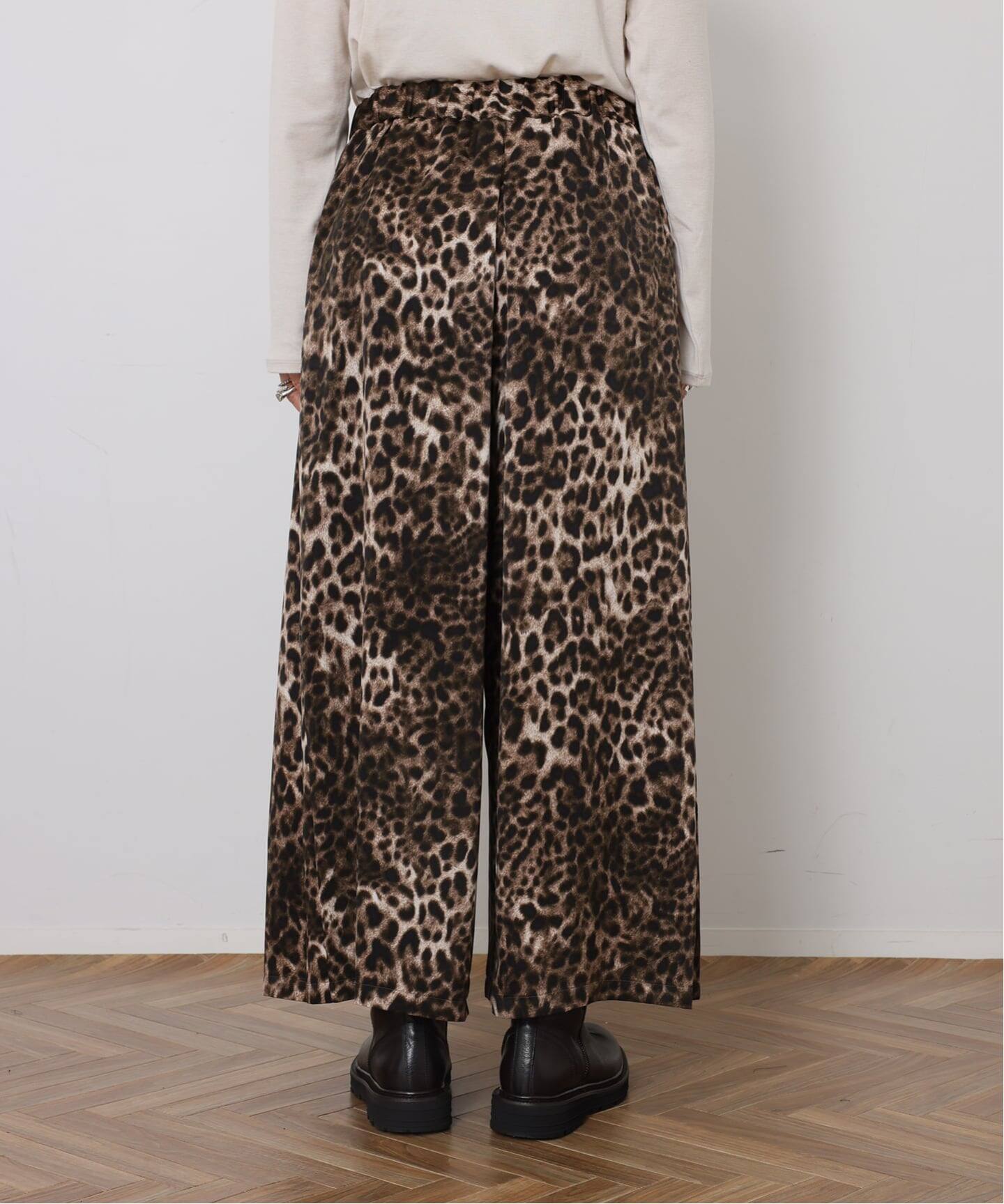 マットサテンレオパ タックパンツ（その他パンツ）｜journal standard