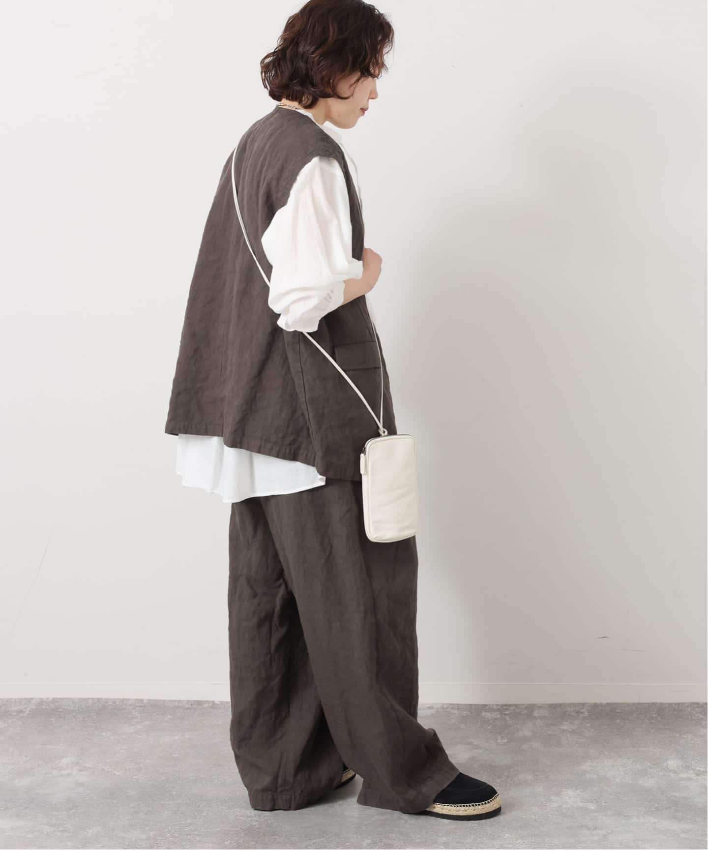 とも journalstandard luxe リネンヘリンカーゴパンツ リネンヘリンボンタックイージーパンツ（その他パンツ）｜journal