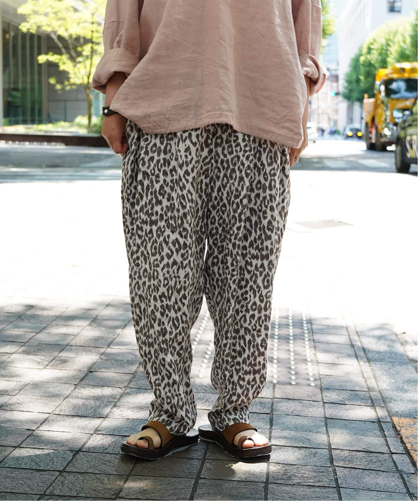 レオパリネン タックイージーパンツ（その他パンツ）｜journal