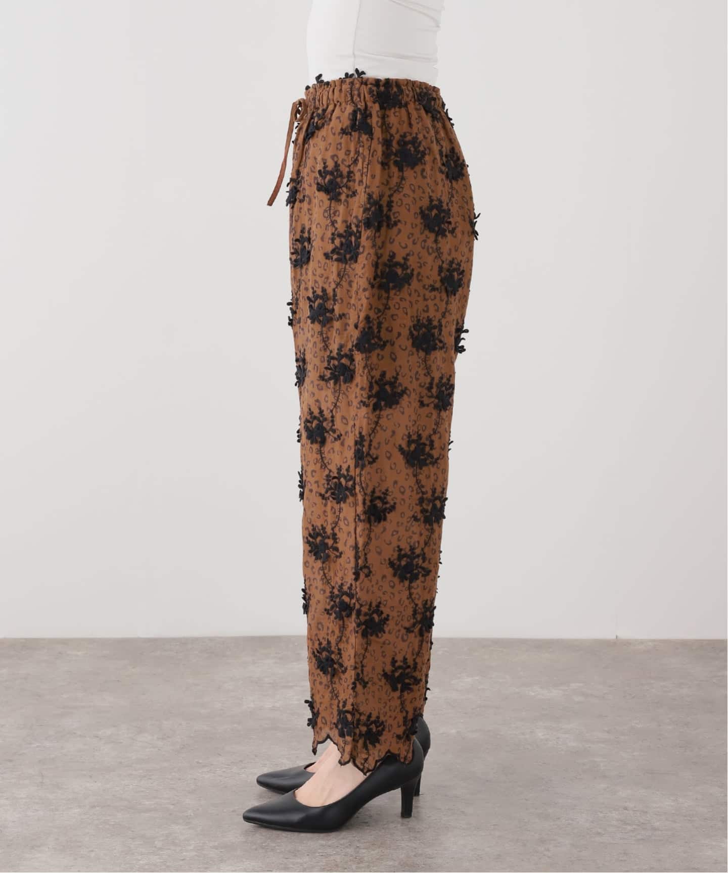 crinkle crinkle crinkle】3D embroidery leopard easy pt：パンツ
