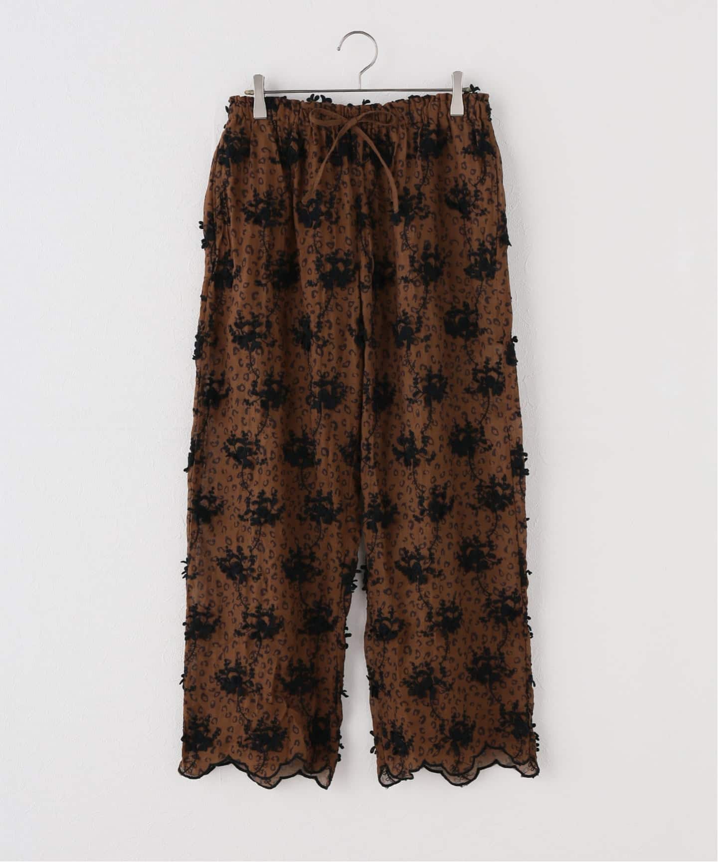 crinkle crinkle crinkle】3D embroidery leopard easy pt：パンツ