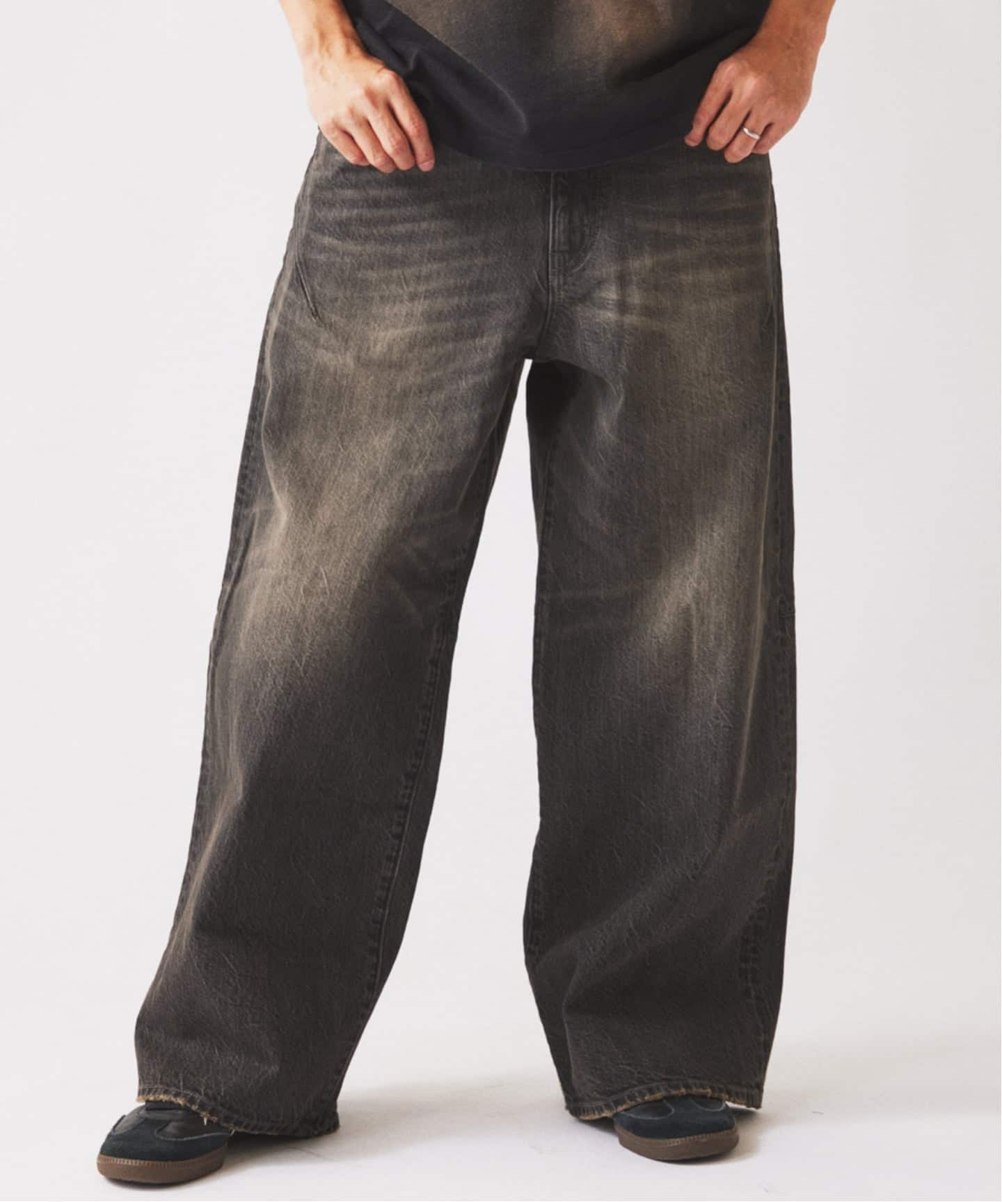 スモーキーデニム 11oz ワイド エンジニアド パンツ（デニムパンツ