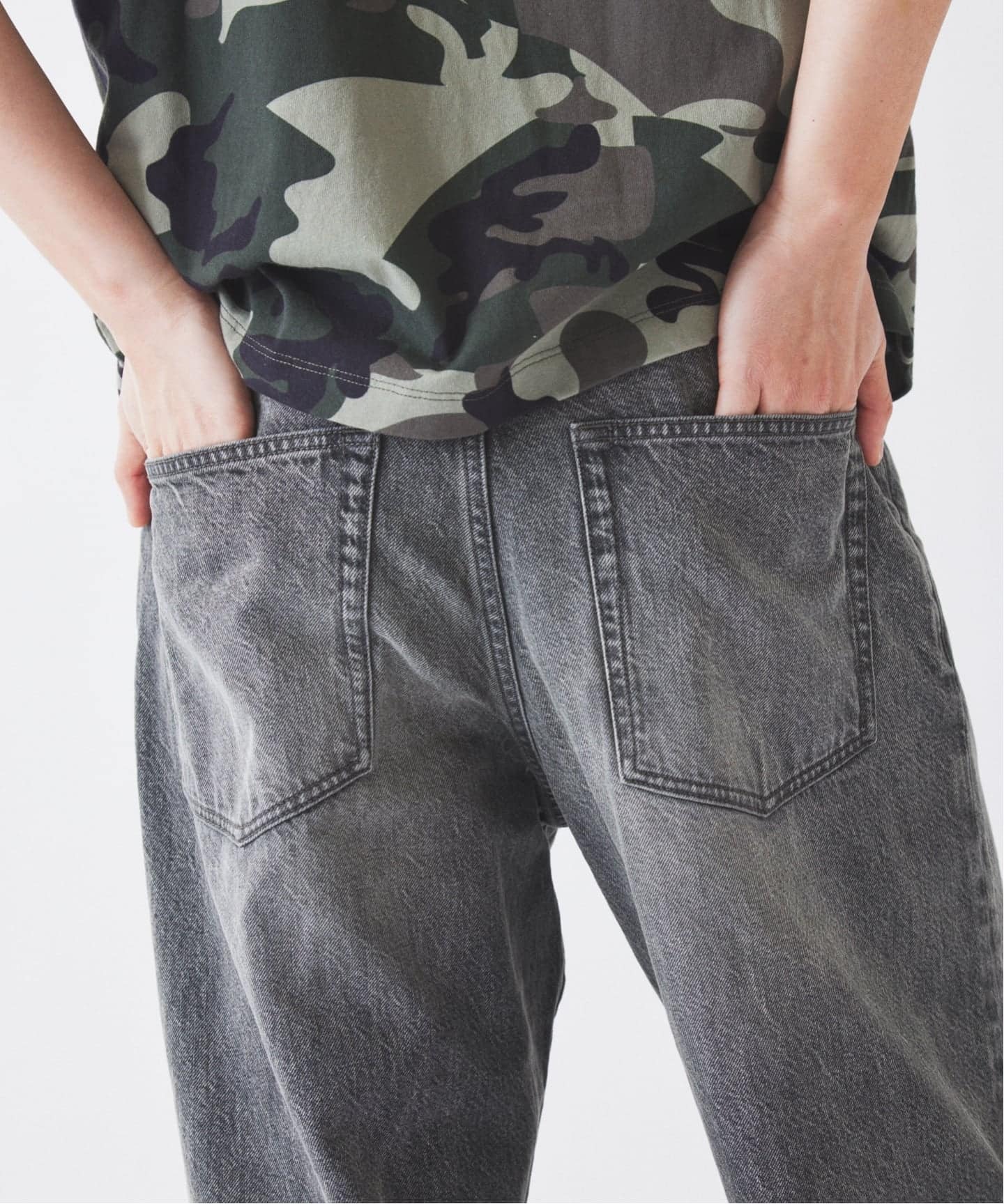 予約》スモーキーデニム 11oz フェード ワイドパンツ（デニムパンツ