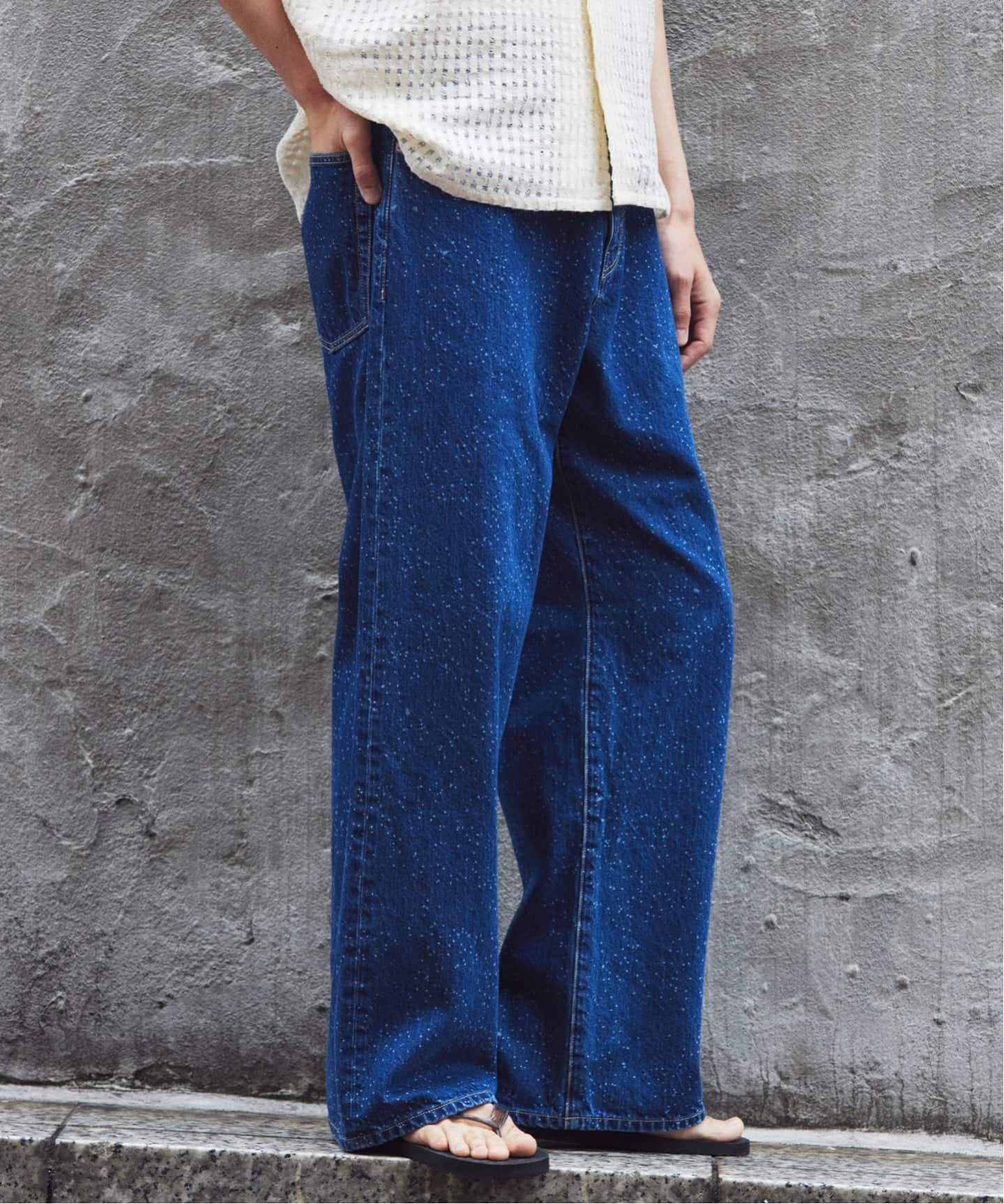予約》スモーキーデニム 11oz フェード ワイドパンツ（デニムパンツ