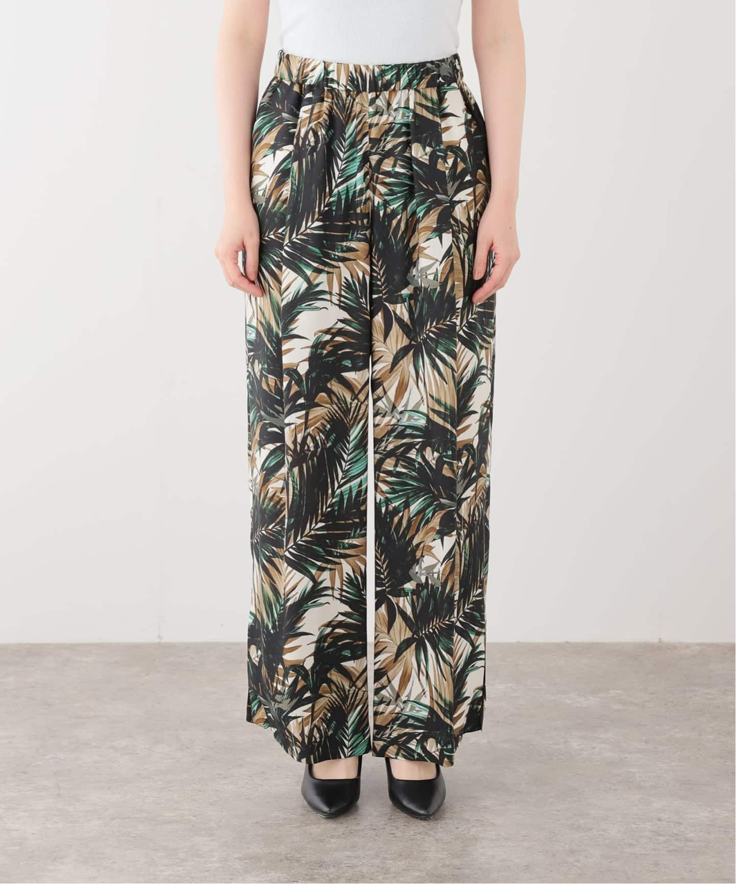 Botanical Slit Wide パンツ（その他パンツ）｜MUSE de Deuxieme