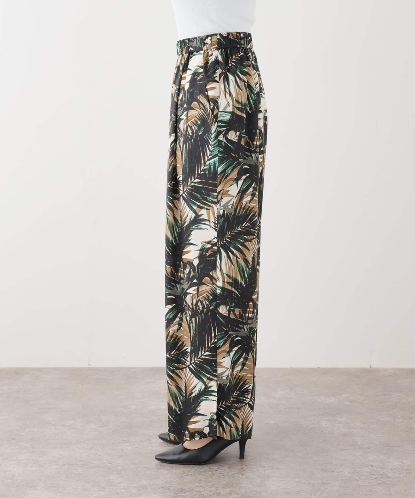 Botanical Slit Wide パンツ（その他パンツ）｜MUSE de Deuxieme