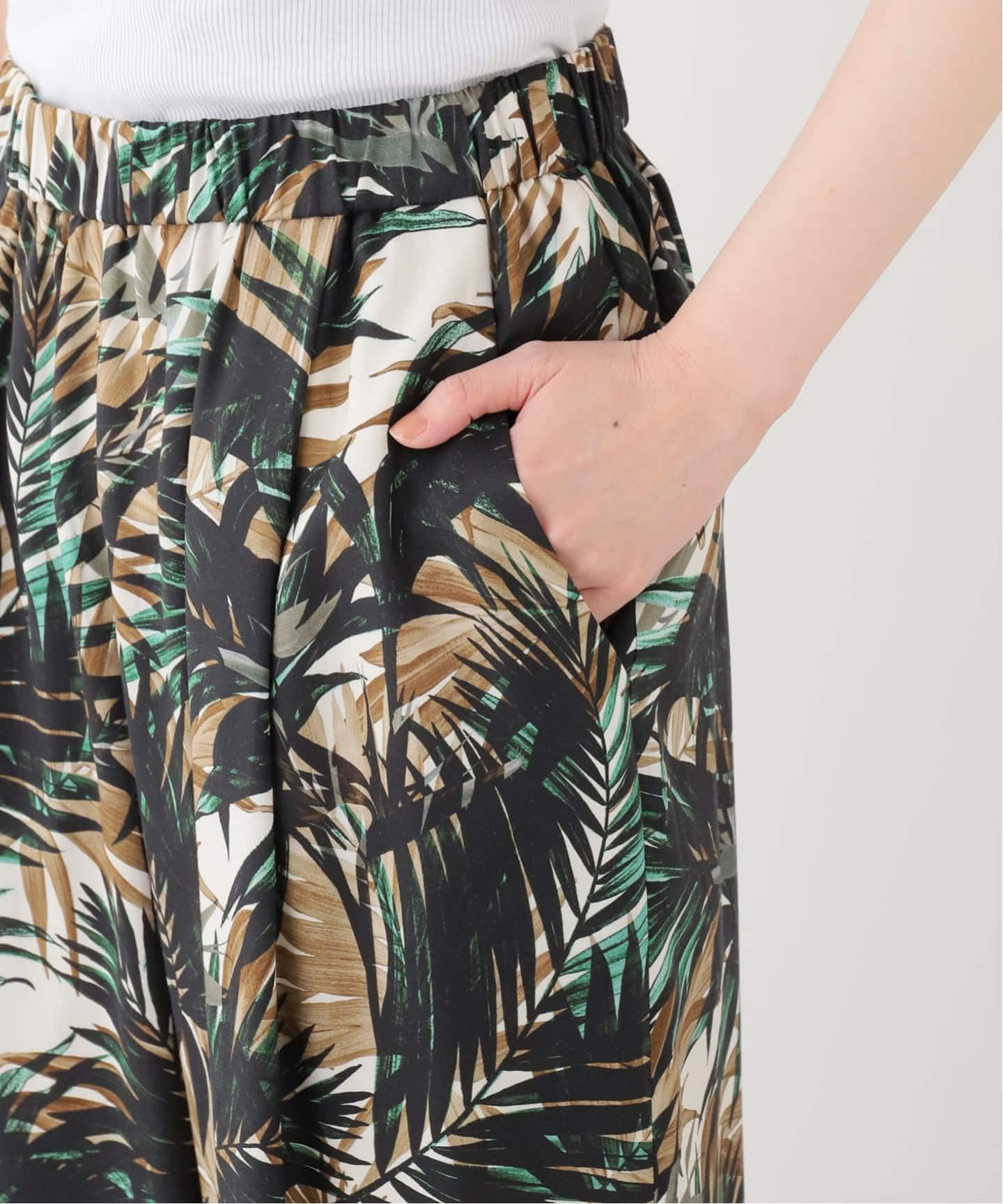 Botanical Slit Wide パンツ（その他パンツ）｜MUSE de Deuxieme