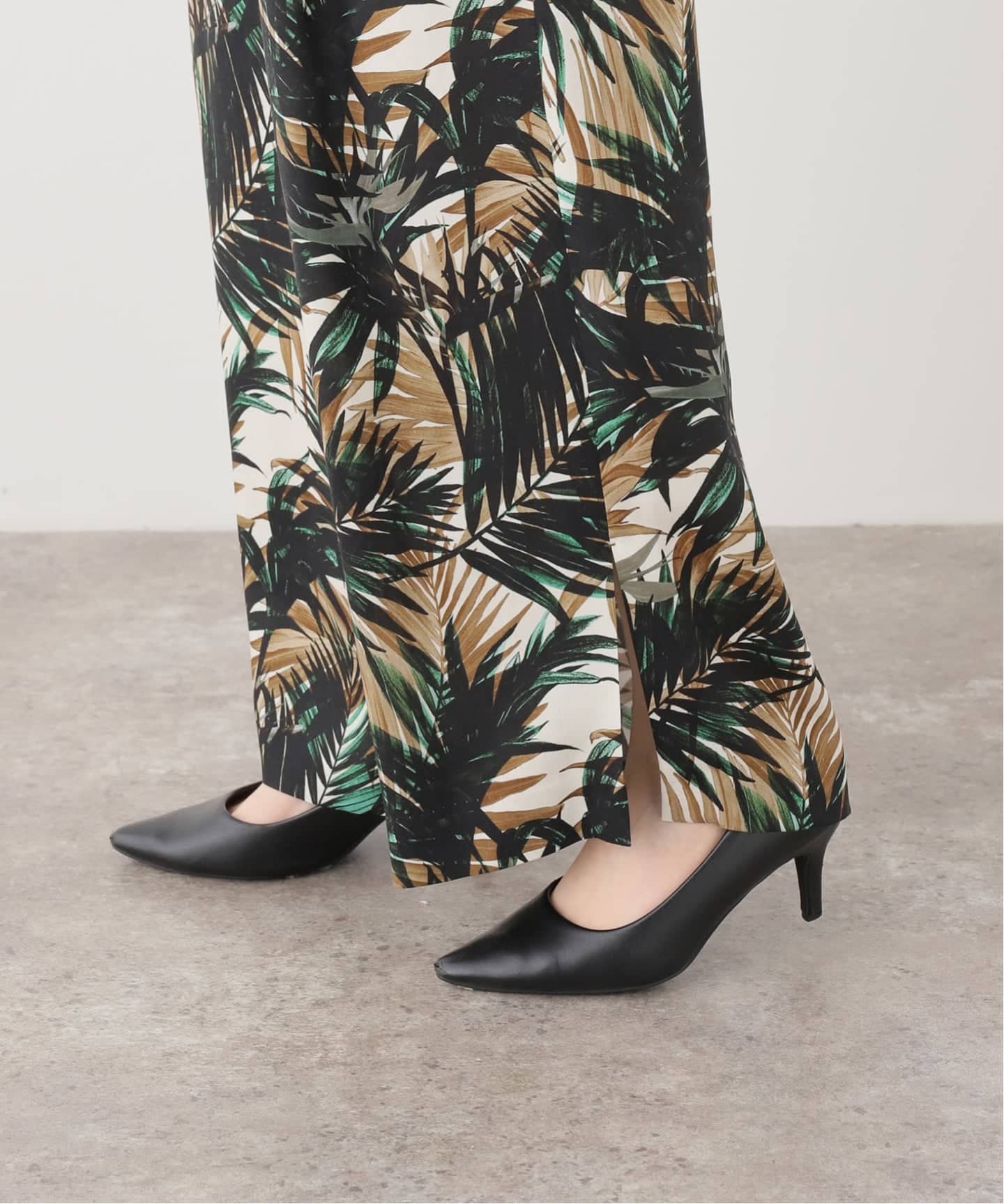 Botanical Slit Wide パンツ（その他パンツ）｜MUSE de Deuxieme