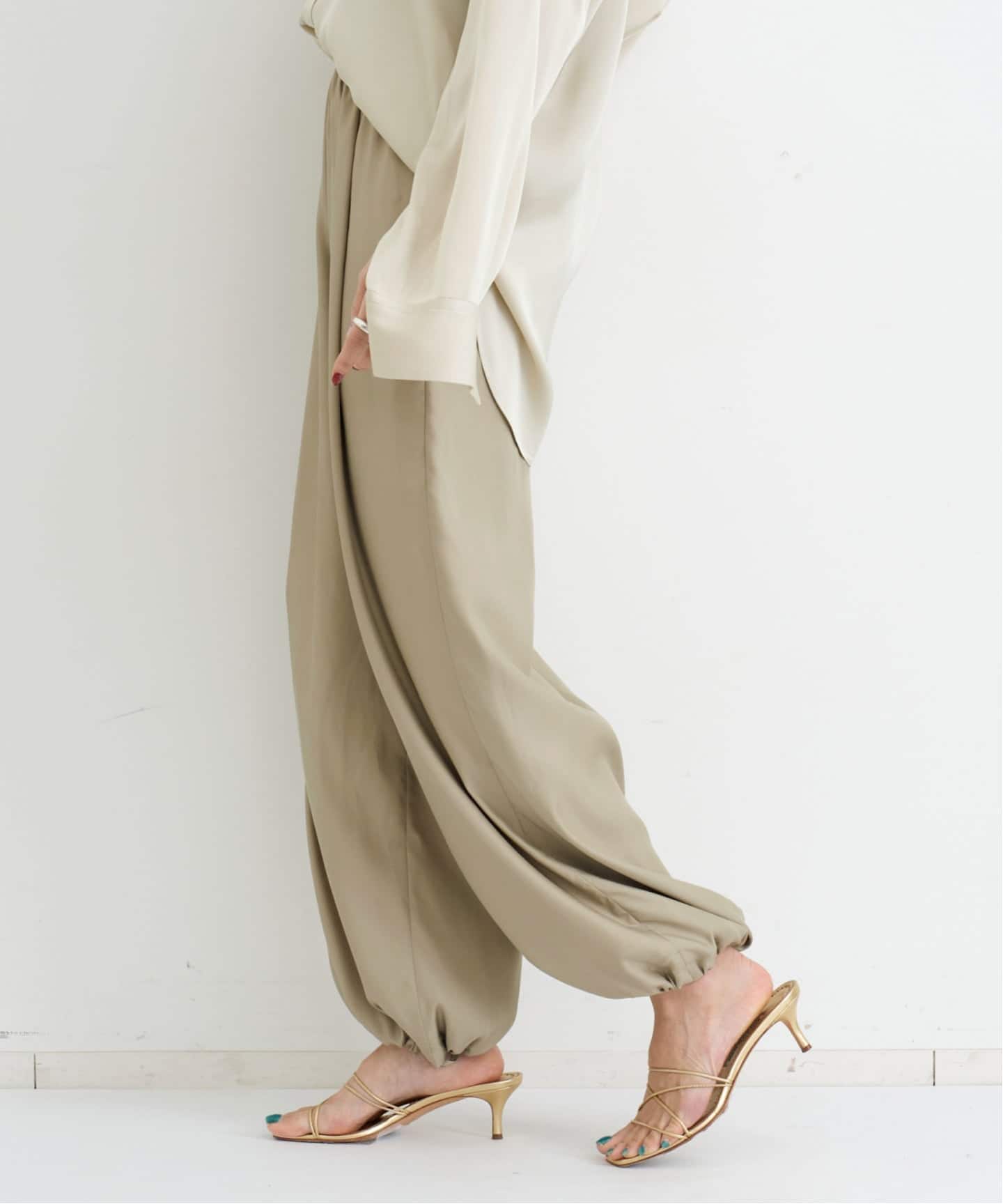 Fibril Satin Pants（その他パンツ）｜L'Appartement（アパルトモン