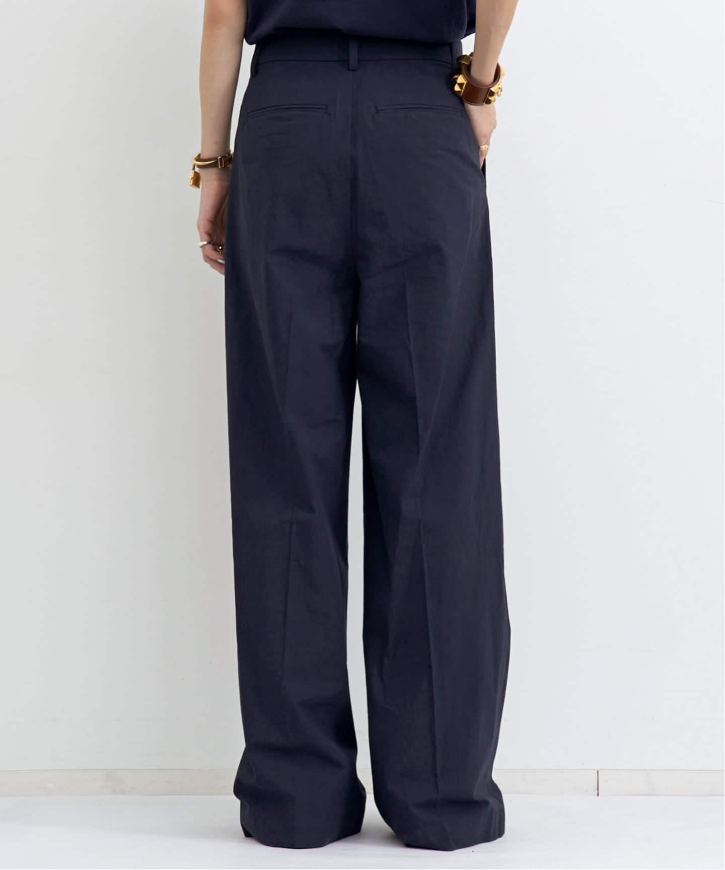 COTTON 2TUCK WIDE PANTS（その他パンツ）｜L'Appartement