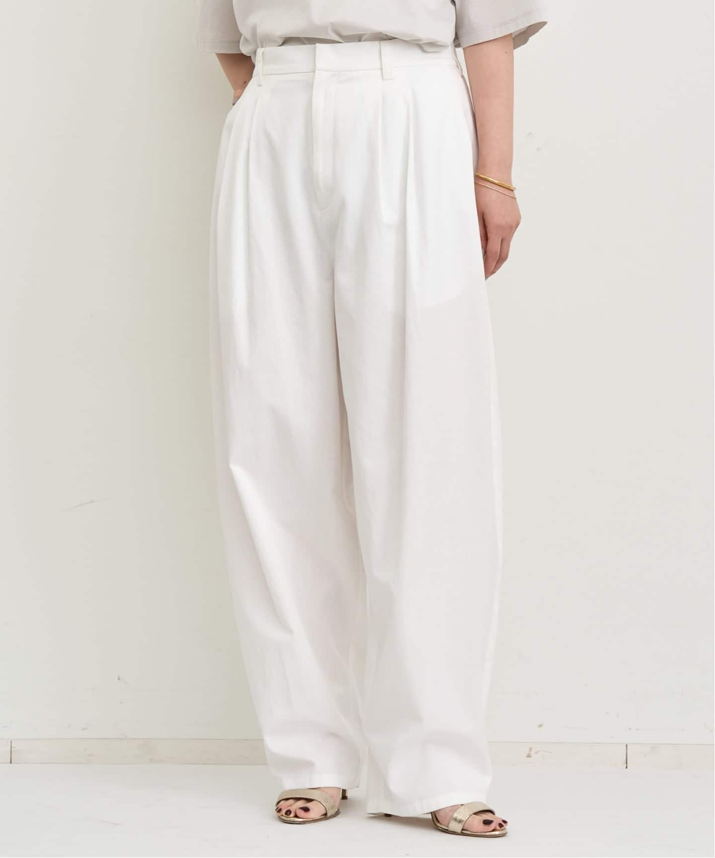 COCOON TUCK PANTS（その他パンツ）｜L'Appartement（アパルトモン）の