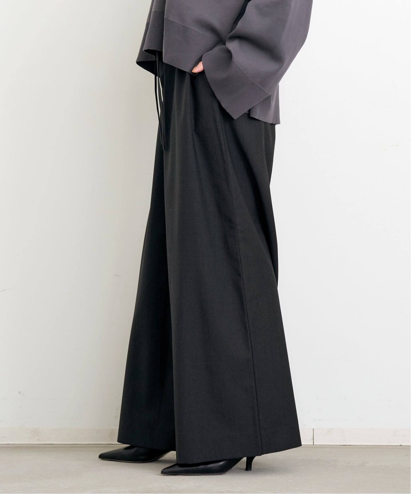 TOTEME/トーテム】 DRAWSTRING DINNER TROUSERS（その他パンツ）｜L