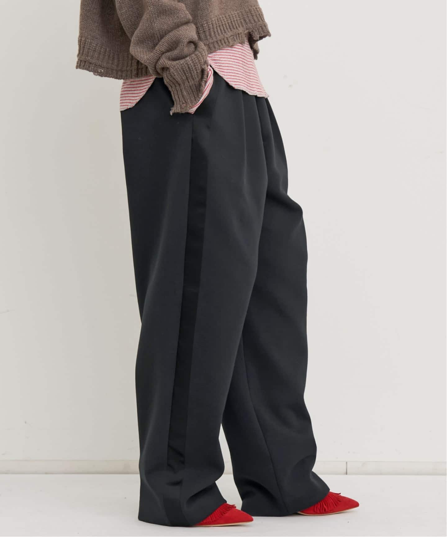 Col Pierrot/コル ピエロ】 SIDE SATIN LINE PANTS（その他パンツ）｜L