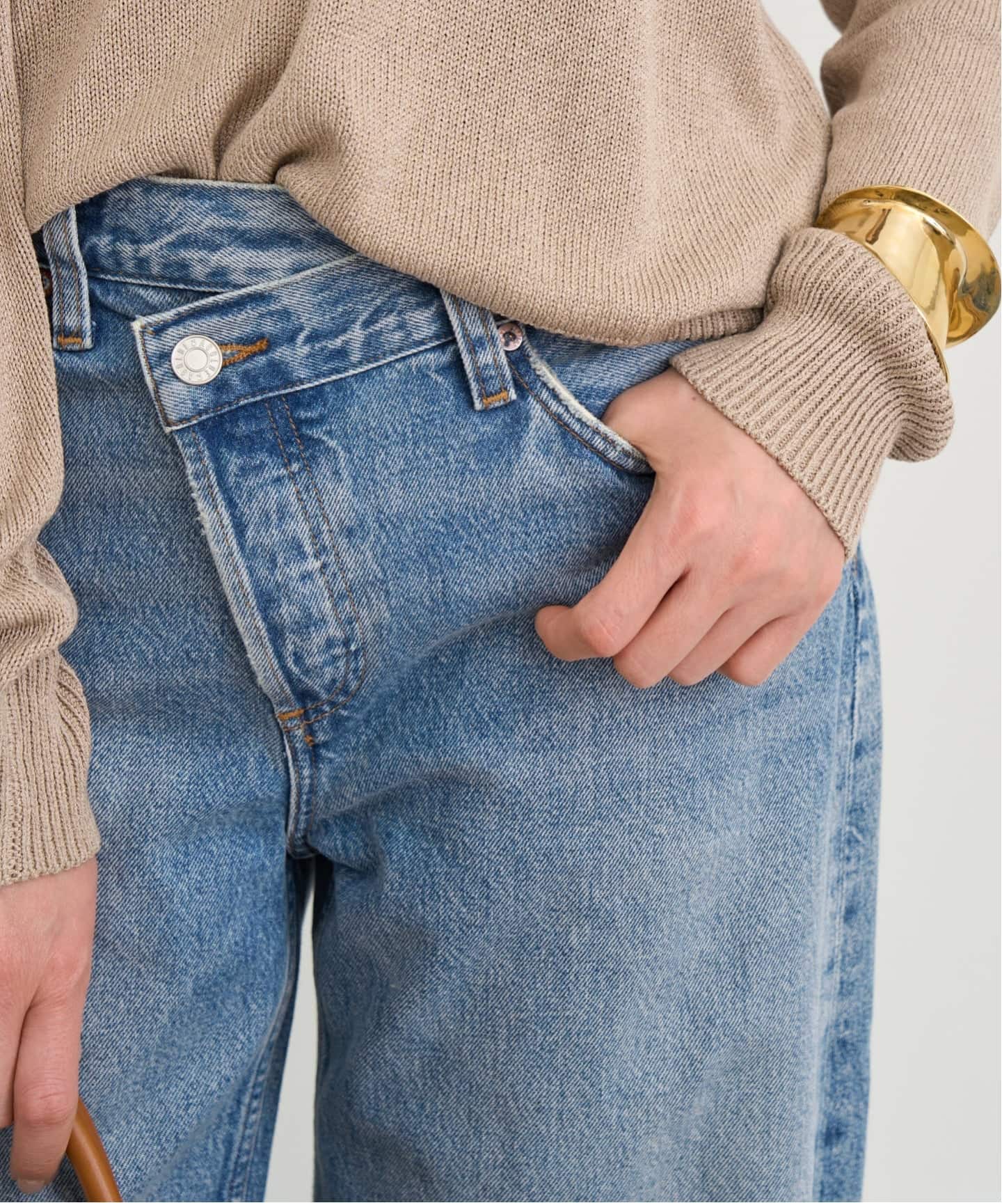 AGOLDE/エーゴールドイー】 ARC CRISS CROSS JEAN（デニムパンツ