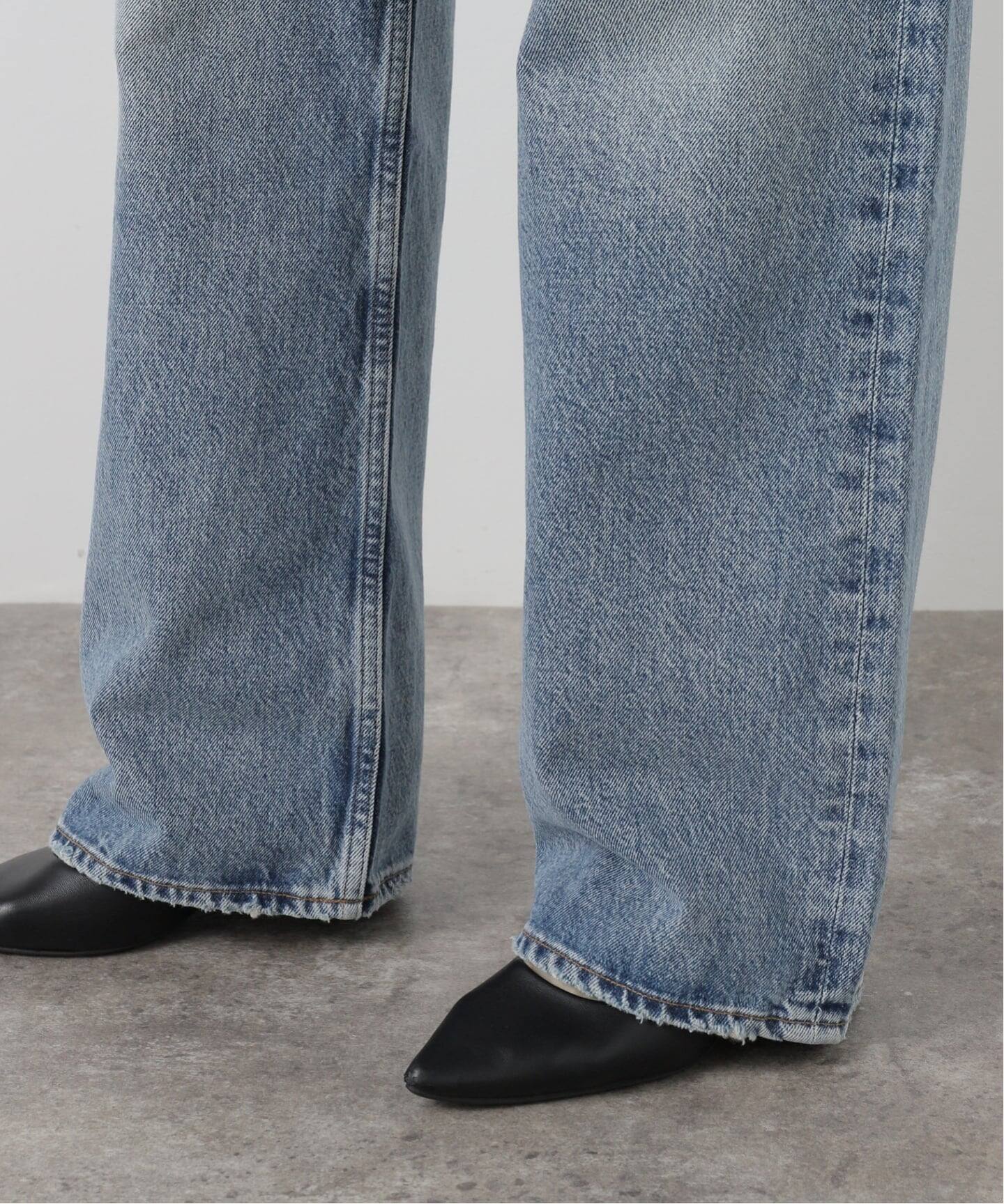 AGOLDE/エーゴールドイー】 ARC CRISS CROSS JEAN（デニムパンツ