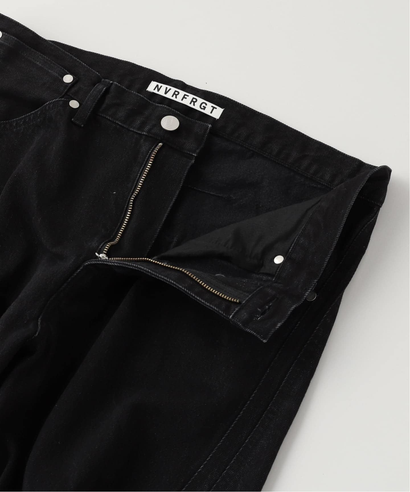 NVRFRGT / ネヴァーフォーゲット 3D TWISTED JEANS F.BLACK（デニム