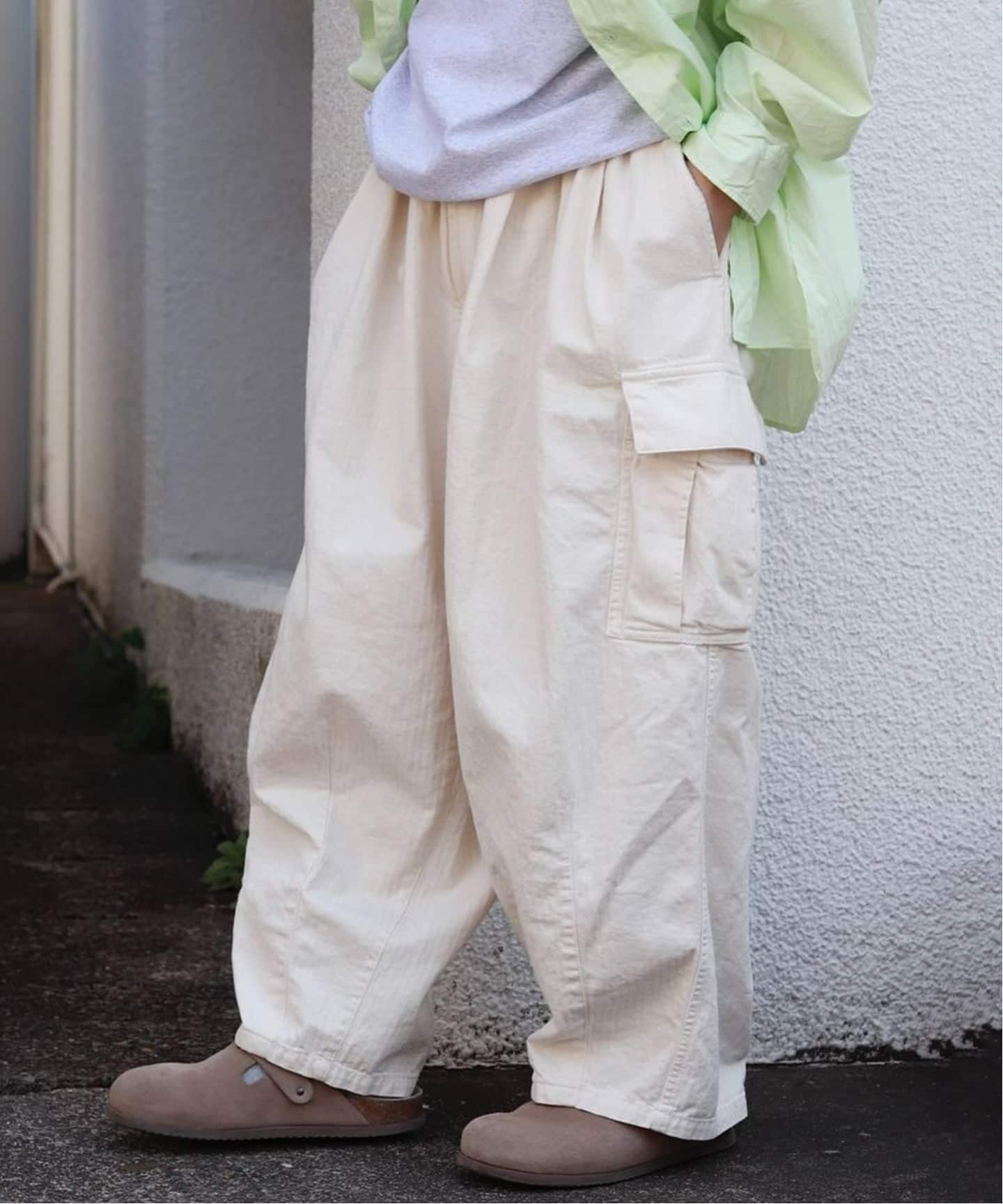 is-ness NU WIDE 6PK PANTS カーゴパンツ is-ness - 美品 is-ness イズネス NU WIDE 6PK PANTS カーゴパンツの