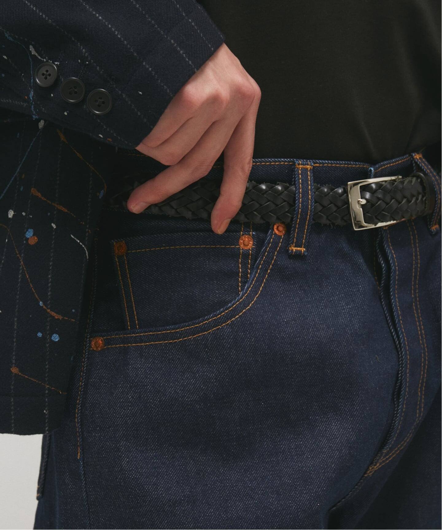 予約》LEVI